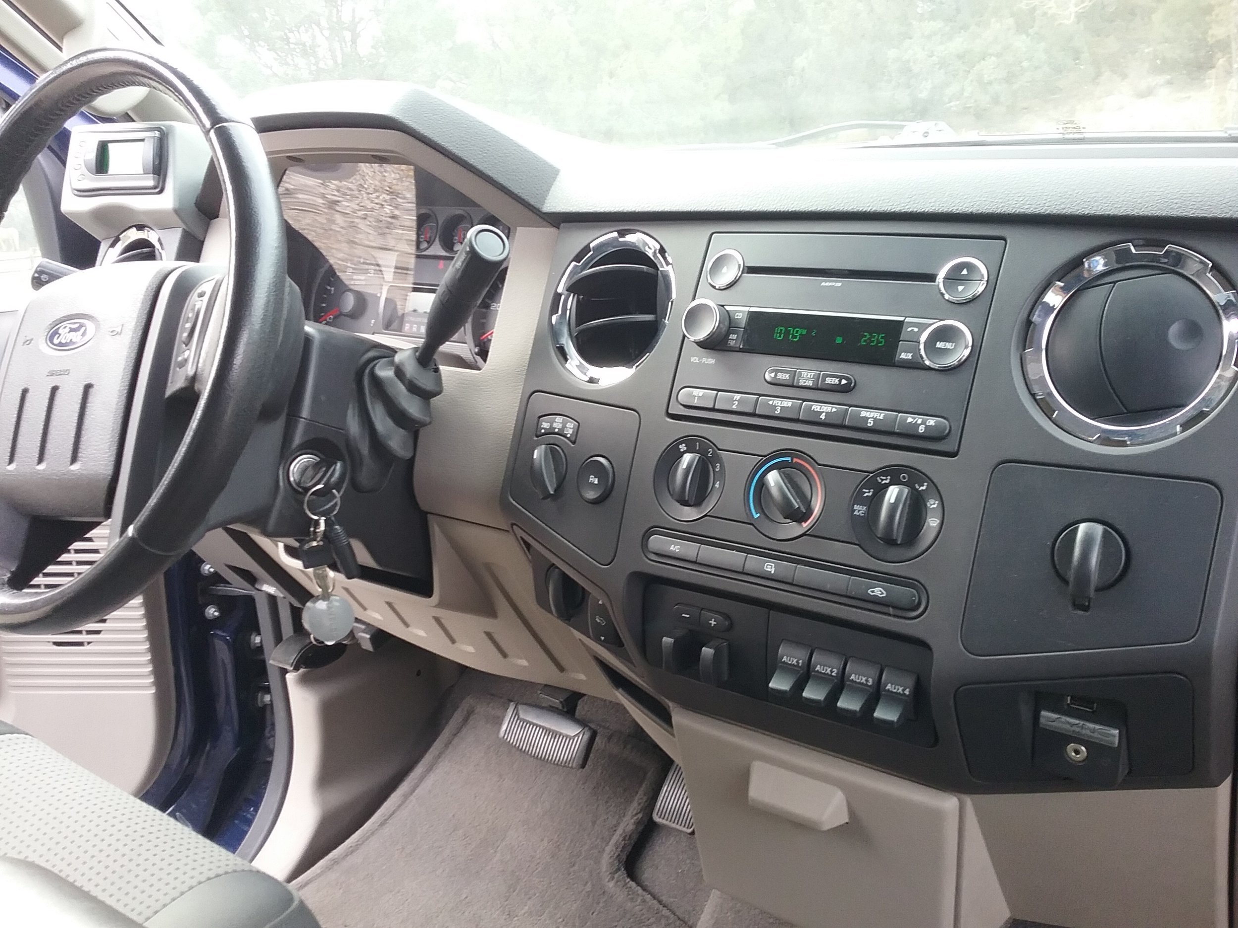 2009 F-250 interior.jpg