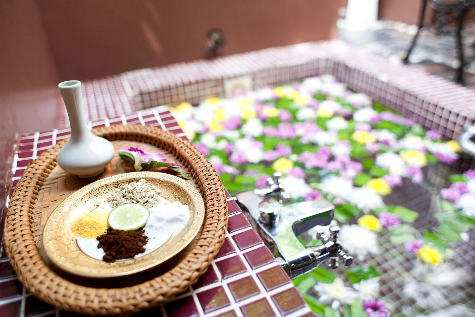 shallow-depth-spa-massage-setting-with-thai-herbal-compress-stamps_Hwe-Op1_3Ge_preview.jpeg