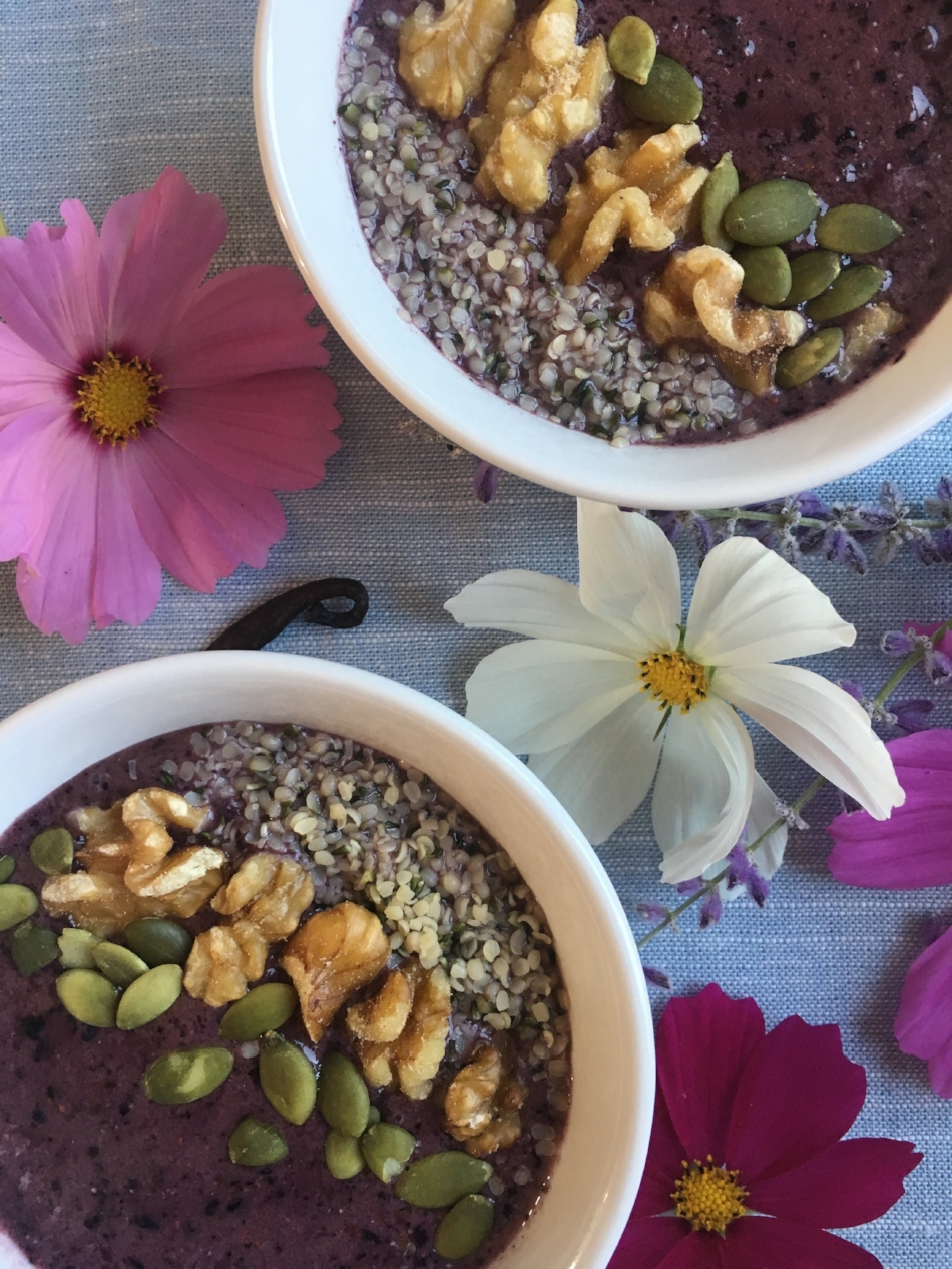 Blueberry-Blackberry Smoothie Bowl