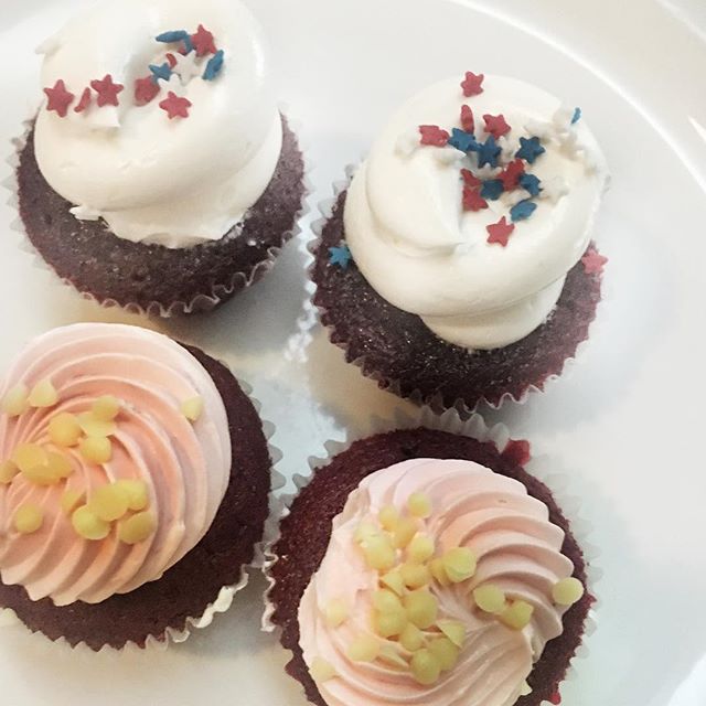 Playing around with vegan aquafab frosting! If nothing else eating cupcakes puts a smile on my face!
.
.
.
#cupcakes #aquafab #vegan #iinhealthcoach #plantbased #Healthyliving #healthcoach #sagehealthstyle #hiking #baking #smartchoices #plantbased #e