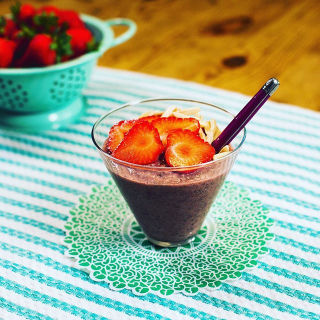 Reveri Strawberry Chia Pudding, this creamy delicious treat makes the most scrumptious breakfast, snack or dessert. Chia seeds are loaded with antioxidants, fiber and deliver quality fiber. Health never tasted so good.
.
.
.
.
.
.
.
.

#vegan #desser