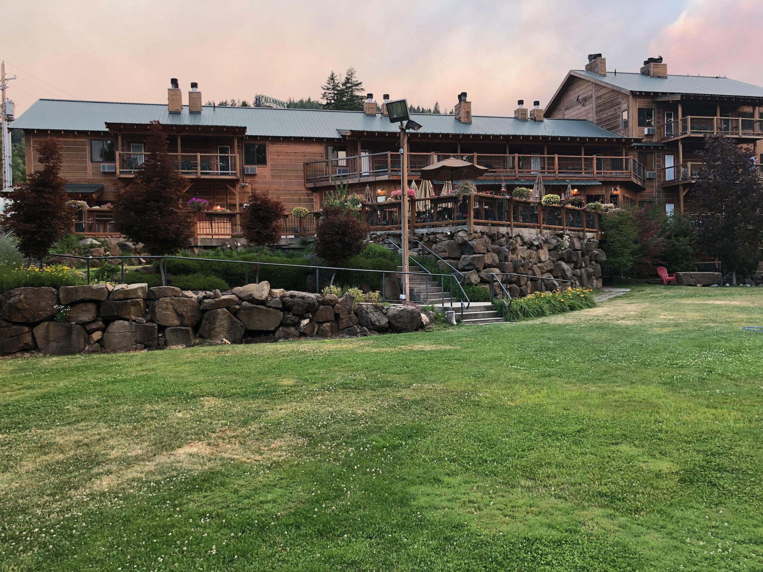Callahan's Lodge & Restaurant