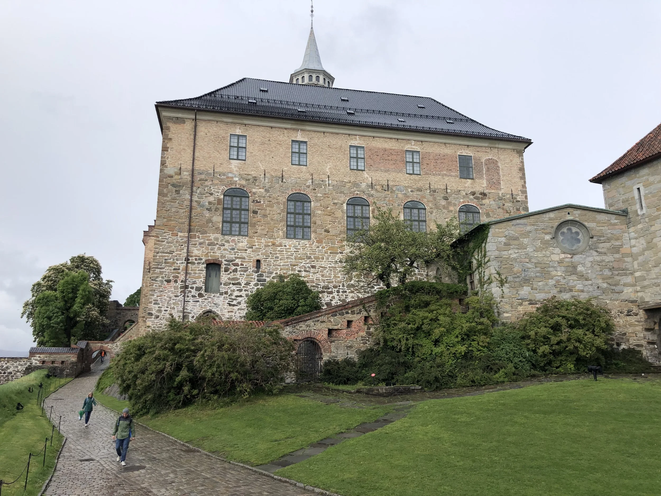 An old fortress that overlooks the Oslo harbor.