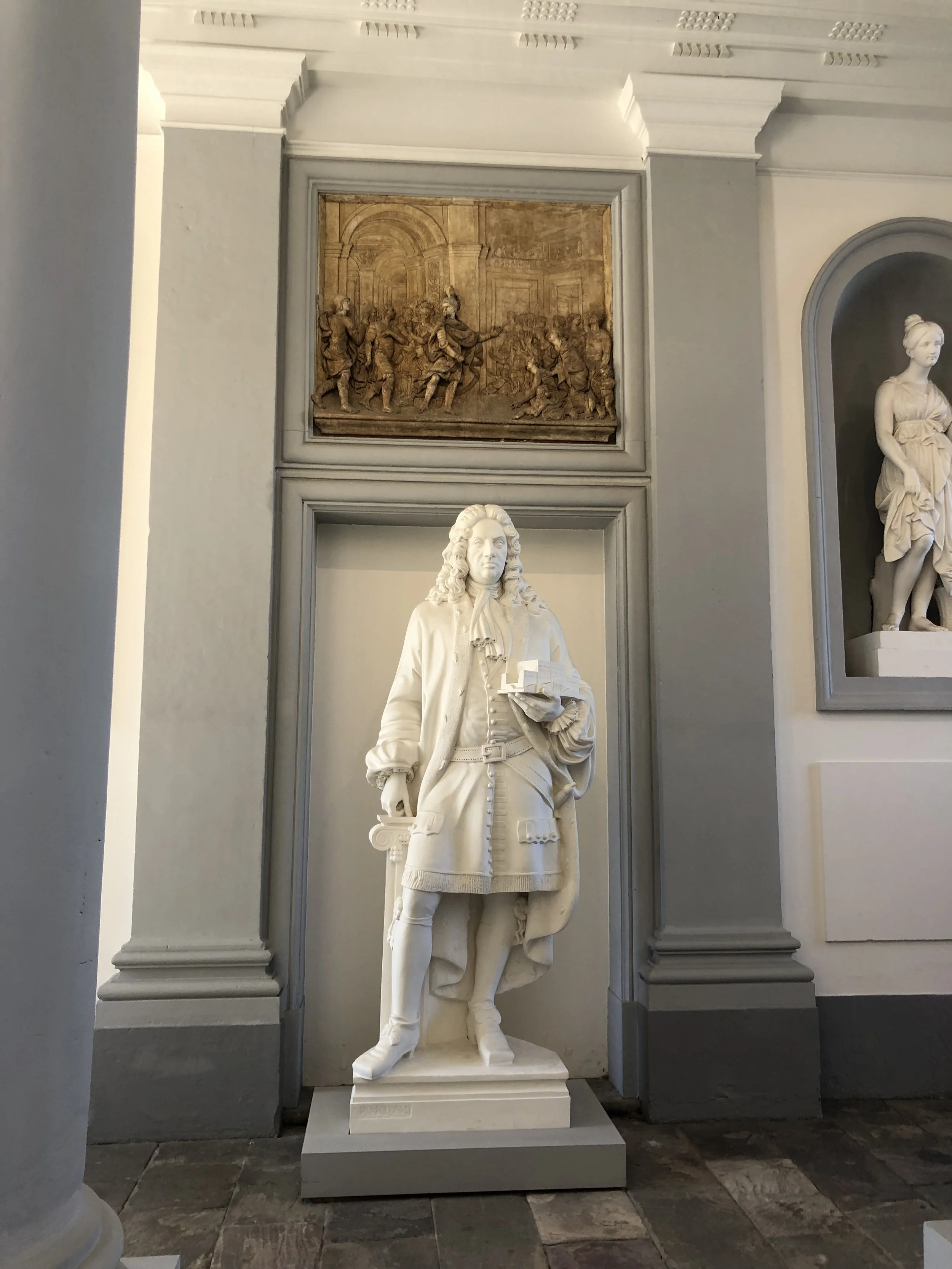 The inside of the Palace was filled with all types of art. In this entrance there were several statues of amazing quality.