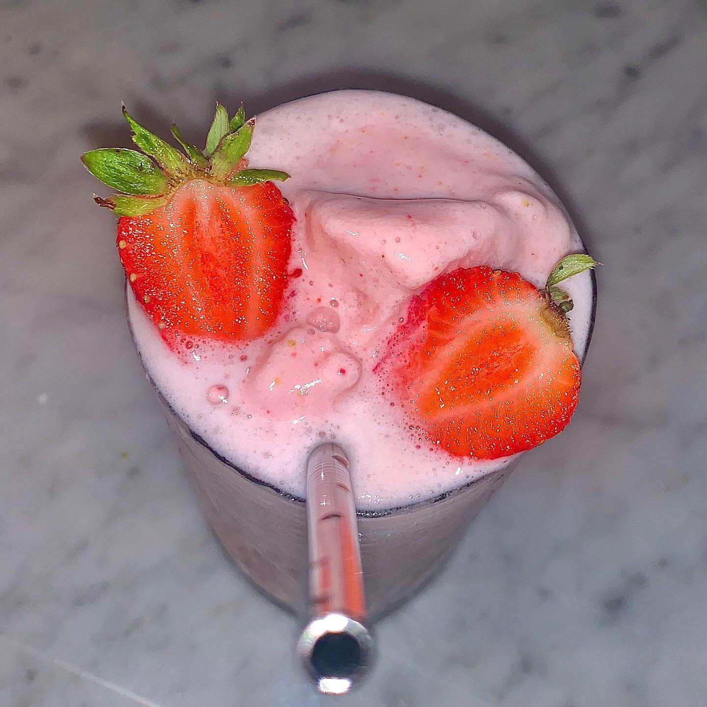 Strawberry shortcake shake🍰 
_______________________________________________
Anyone remember those @GoodHumor strawberry shortcake pops? Here&rsquo;s a recreation of that summer staple in honor of Labor Day
__________________________________________