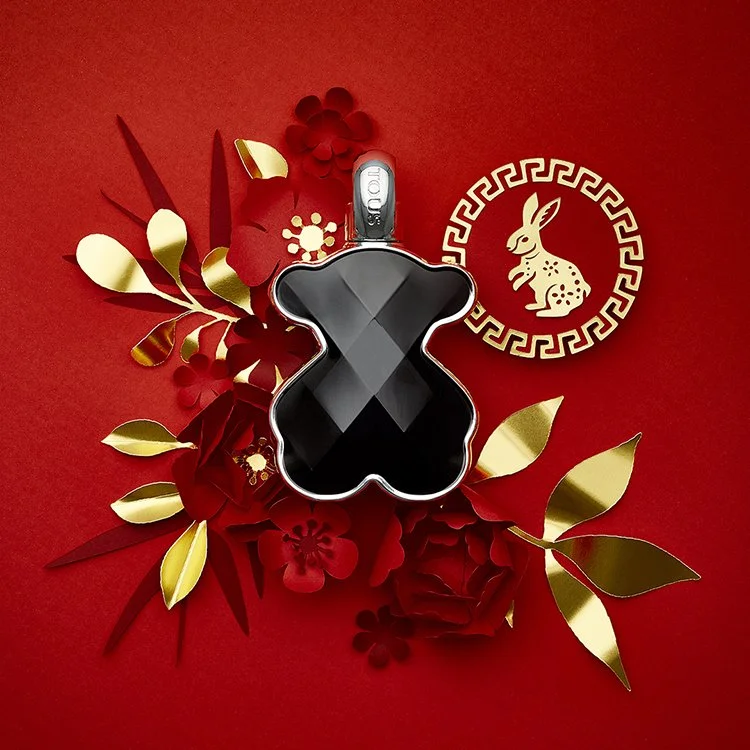 Piezas realizadas en papel y cartulina para escenografía y fotografía publicitaria para Tous. Papercut año nuevo chino