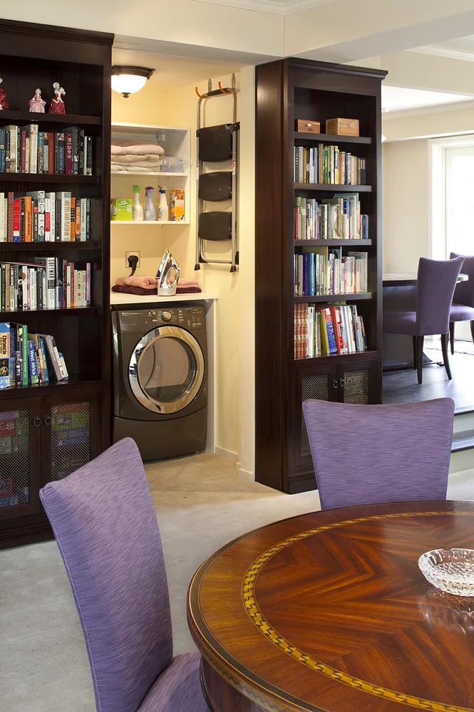 Living Room / Laundry