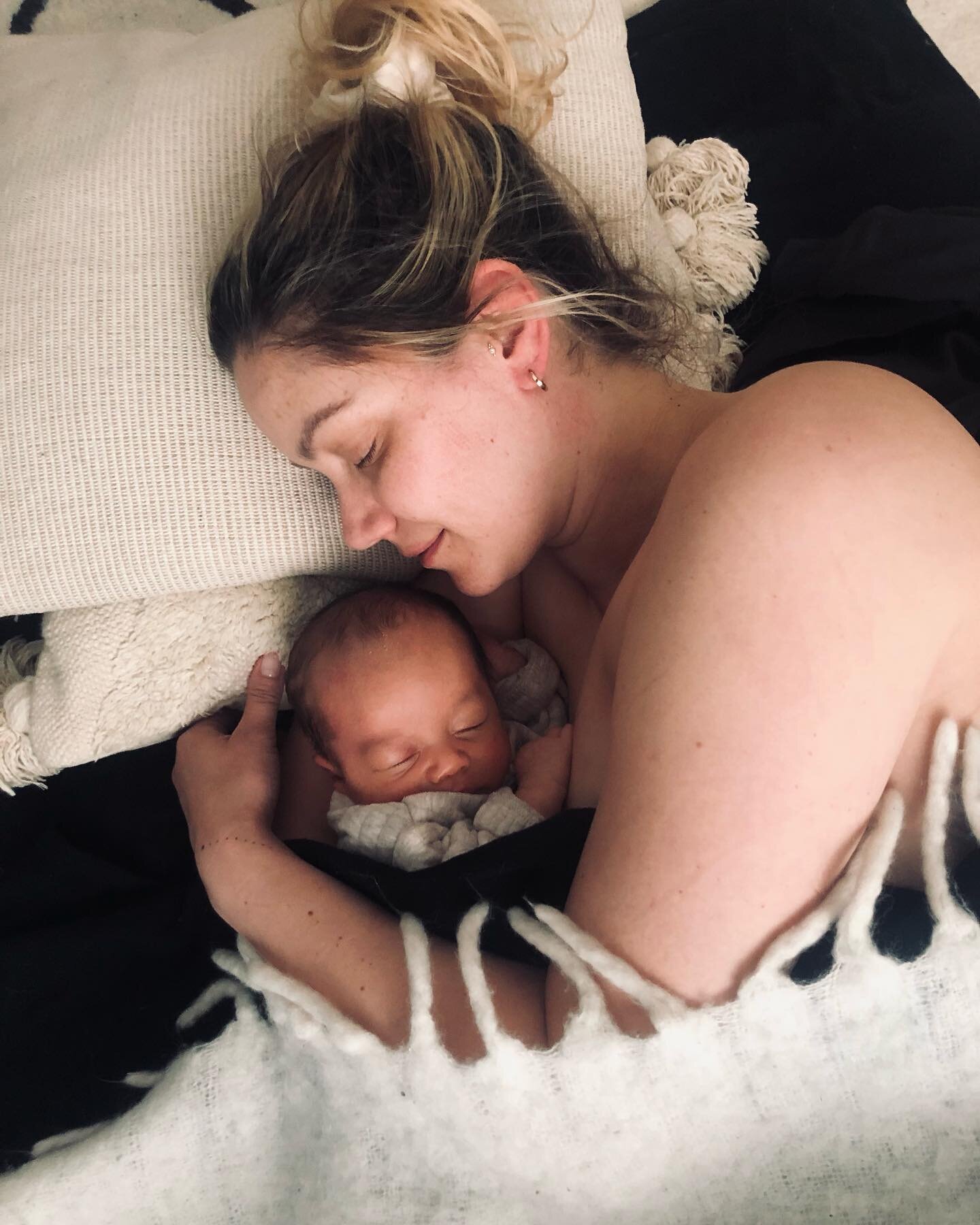 Receiving bodywork in early postpartum is about creating time and space to honour the very sacred transition into parenthood. Our bodies are changed, as we give birth we birth new selves, raw and vulnerable. To be witness and support with hands on he