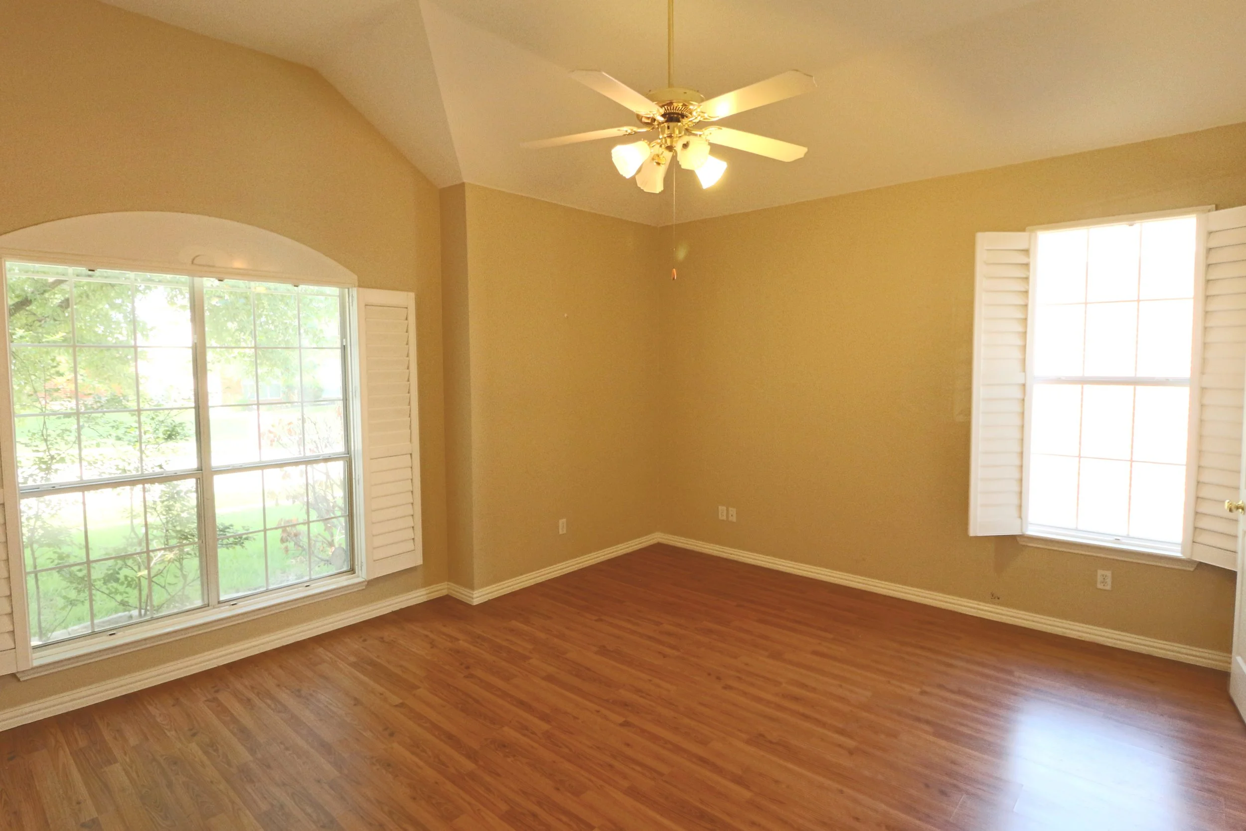 Master Bedroom Windows.JPG