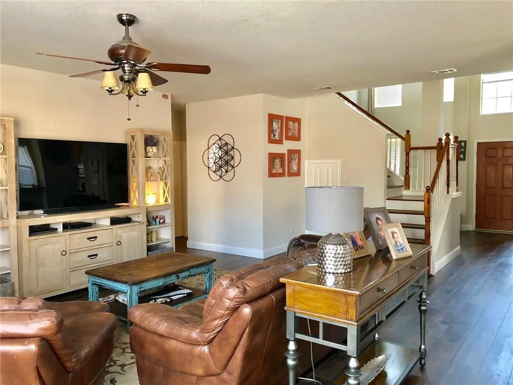 5105 Crossvine Ln 02.jpg