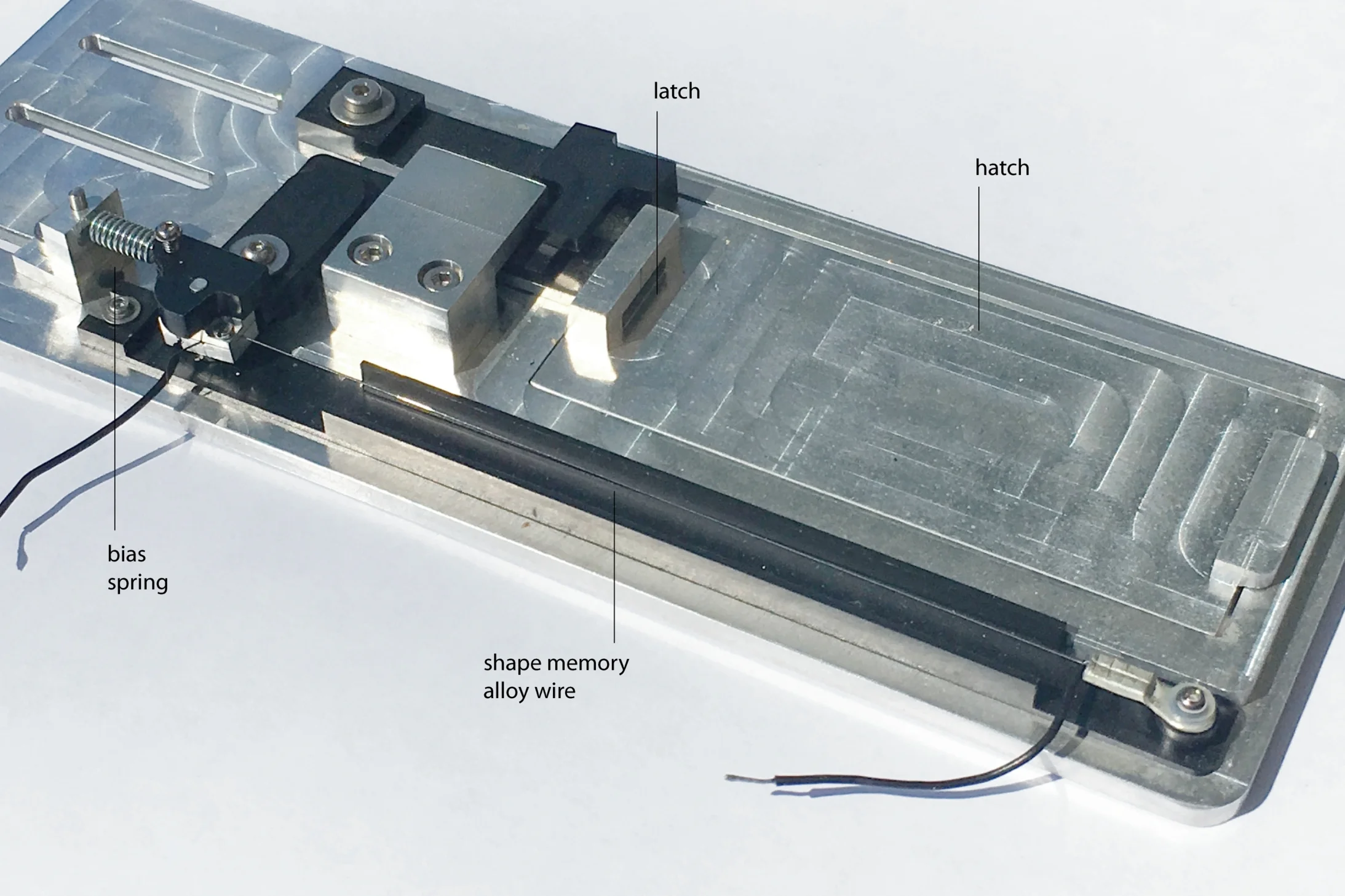 shape memory alloy latch mechanism prototype