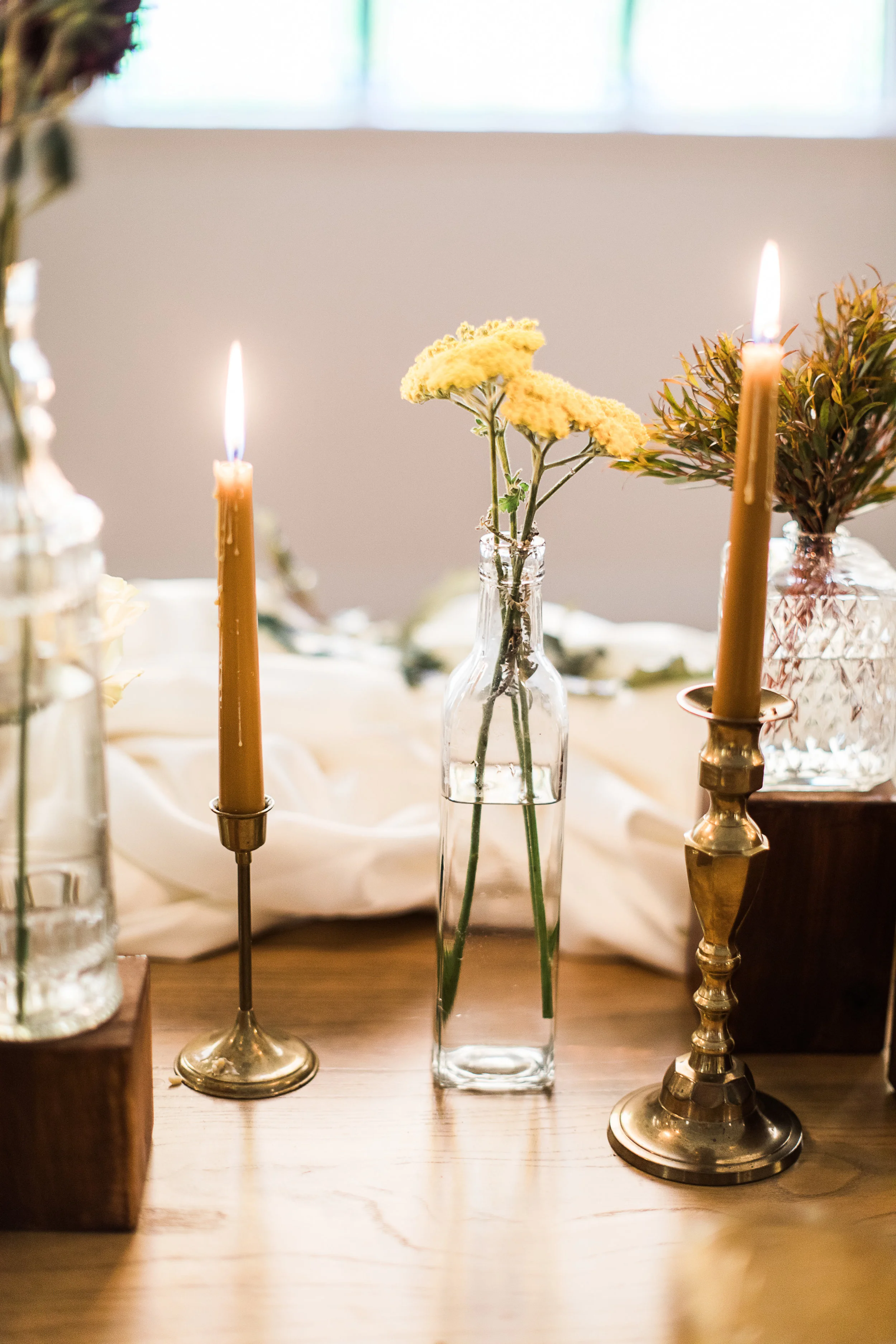 Five Ways to Use Clear Vases in Your Wedding Decor