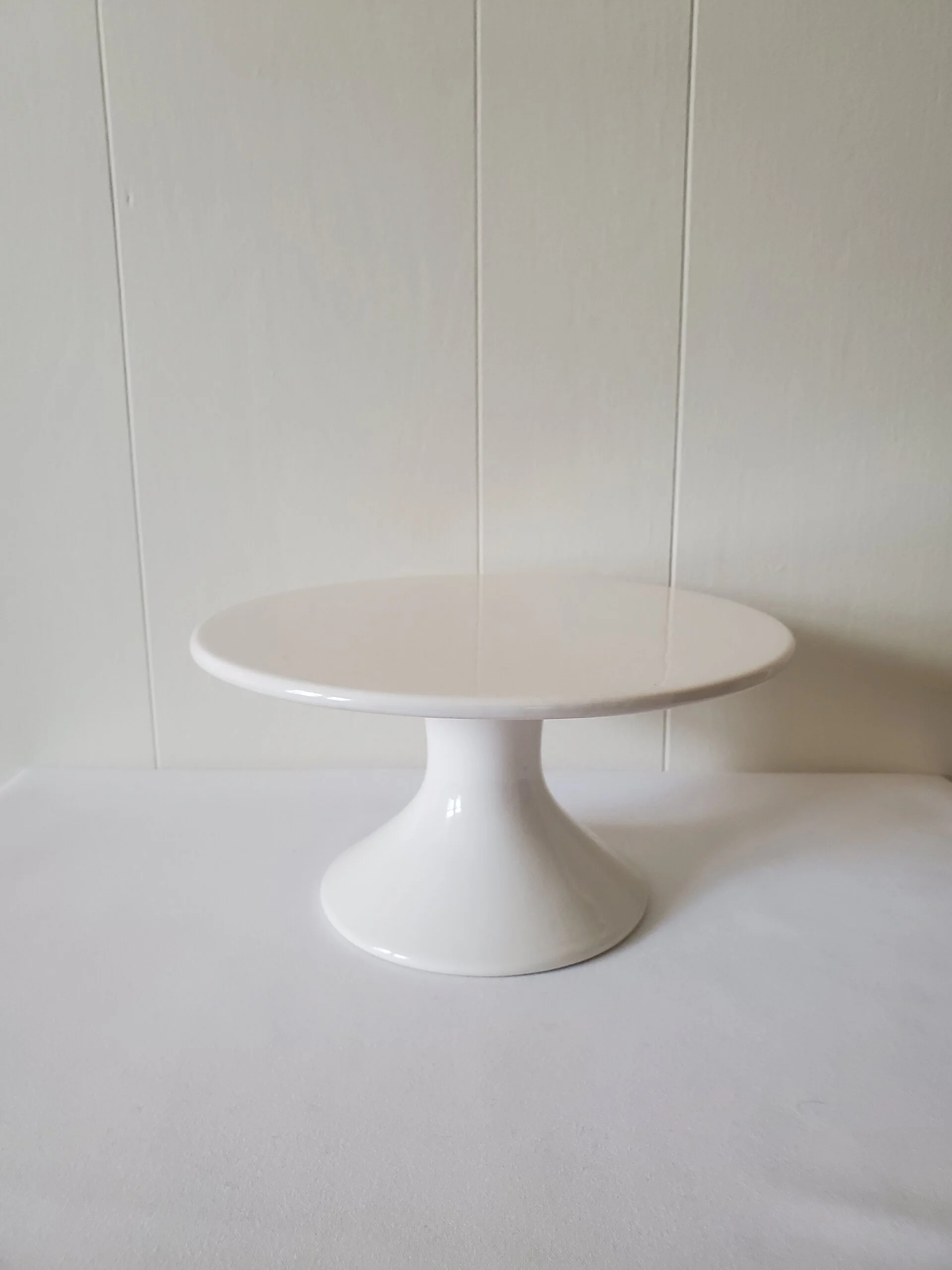 white ceramic cake stands