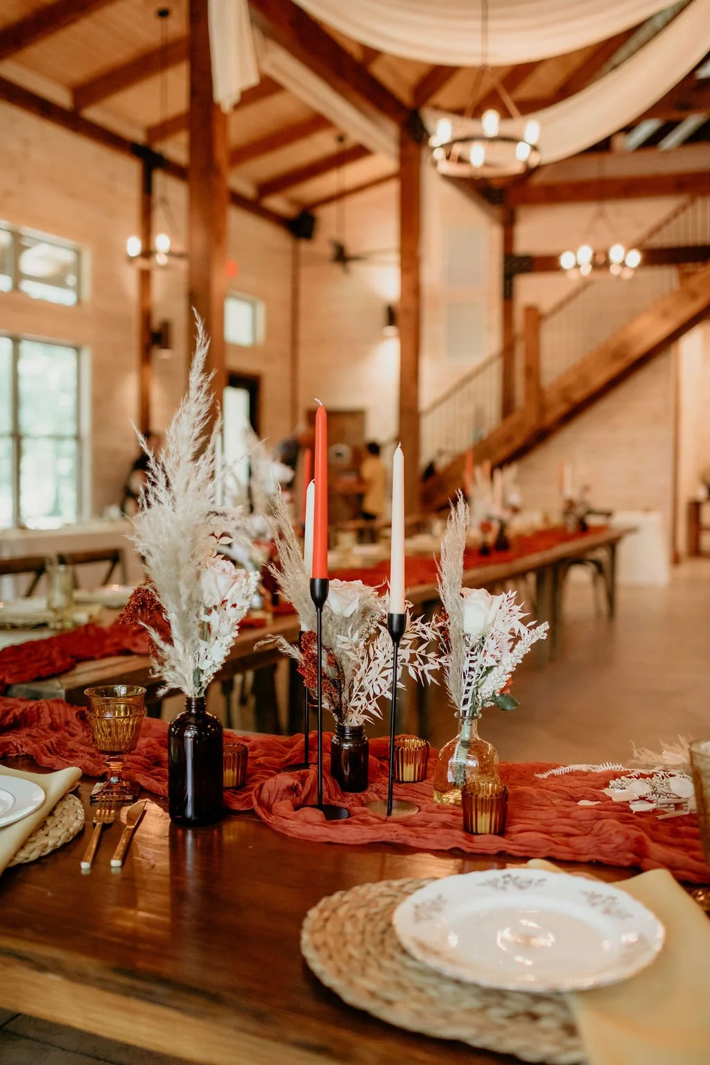 Amber Bud Vases featured on a wedding table