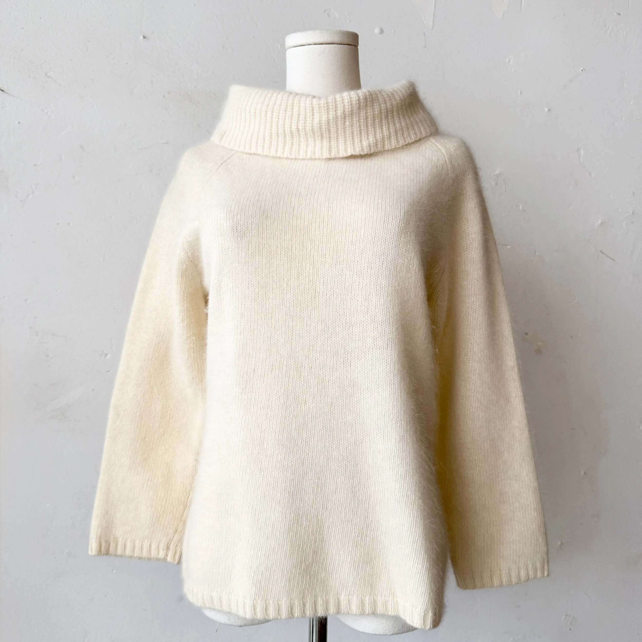 1990’s Angora & Lambswool Sweater • M