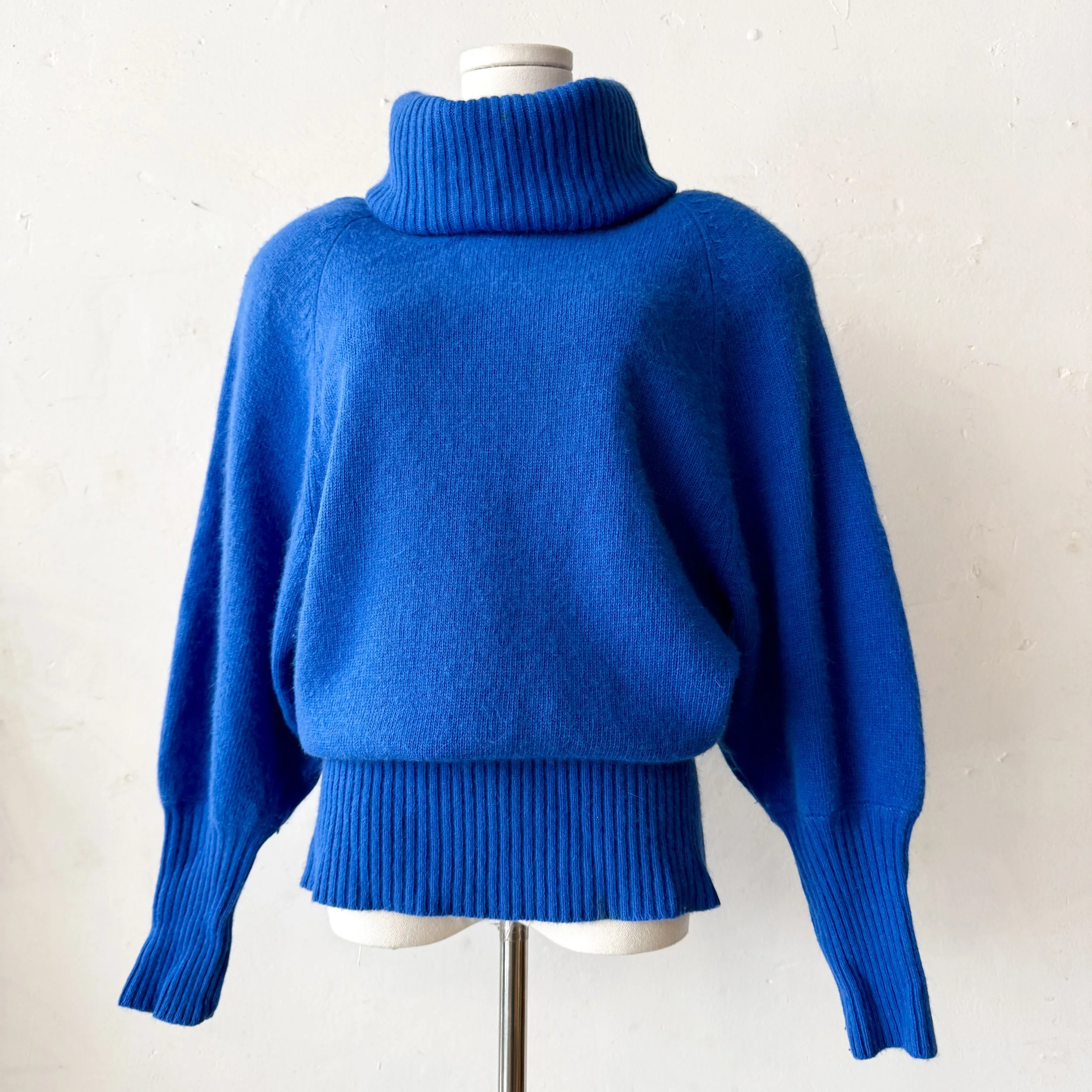1980’s Blue Lambswool & Angora Sweater • L