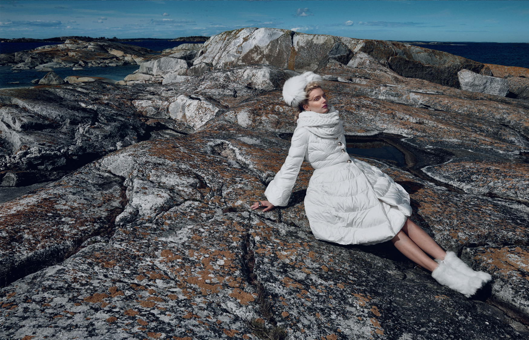 Giovanna-Battaglia-Vogue-Japan-The-Nordic-Queen-October-2015-Emma-Summerton-5.jpg