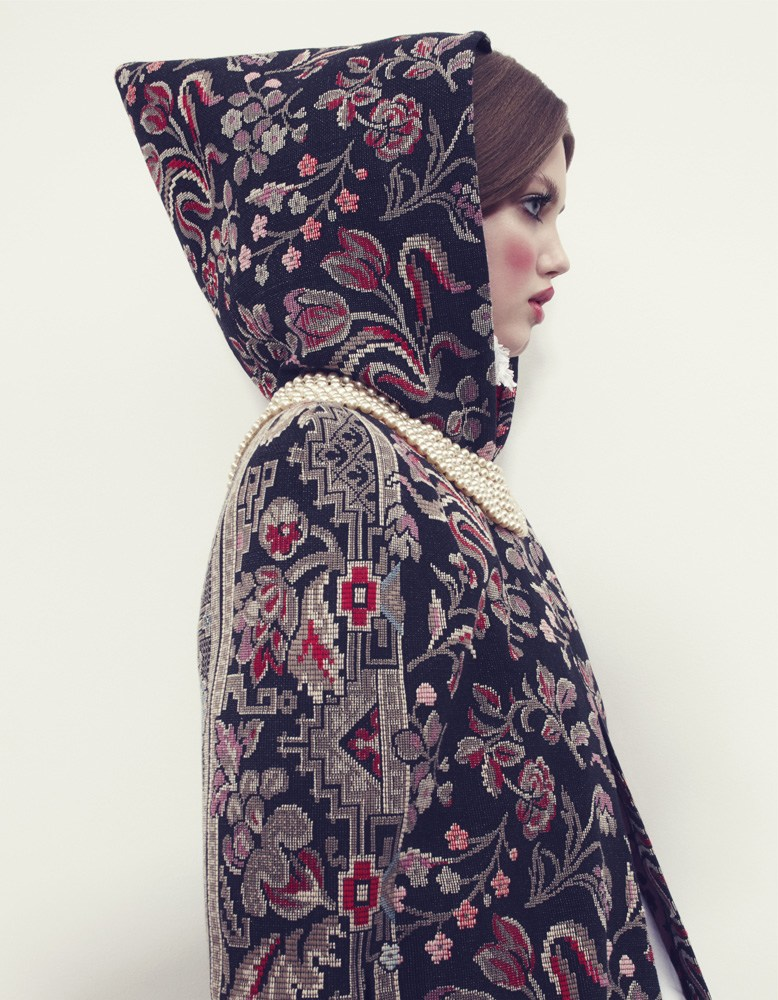 Giovanna-Battaglia-5-The-Anastasia-of-Winter-Vogue-Japan-Emma-Summerton.png