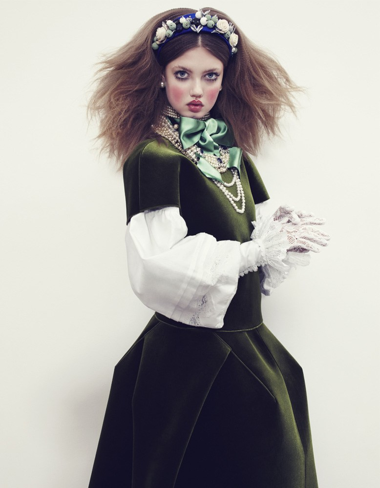 Giovanna-Battaglia-12-The-Anastasia-of-Winter-Vogue-Japan-Emma-Summerton.png