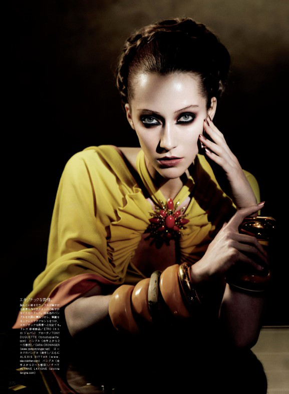 Giovanna-Battaglia-6-The-Enchanting-Promise-Vogue-Japan-Mark-Segal.jpg