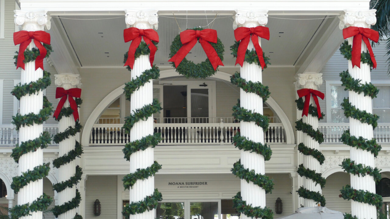 The Westin Moana Surfrider Resort all dressed up for Christmas