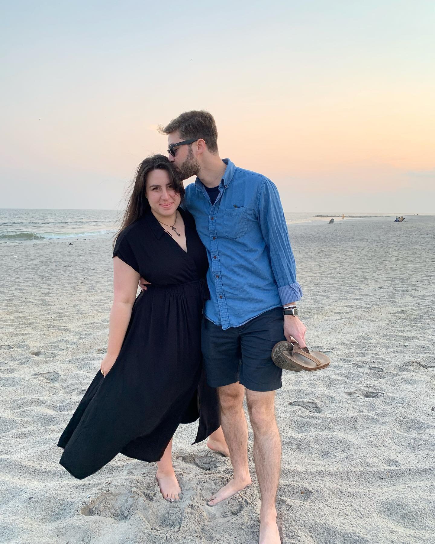tonight at sundown marks the beginning of Tu B&rsquo;Av, a little-know Jewish holiday that celebrates love and the grape harvest &mdash; and you know I&rsquo;d never say no to a second Valentine&rsquo;s Day or a chance to celebrate @davidkratzer 🍇🐚