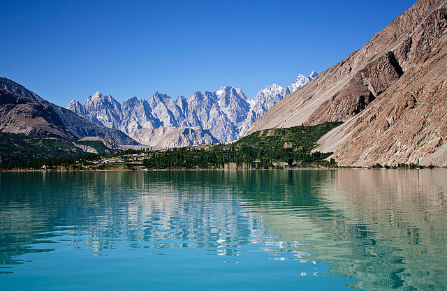 2-attabad-lake1.jpg