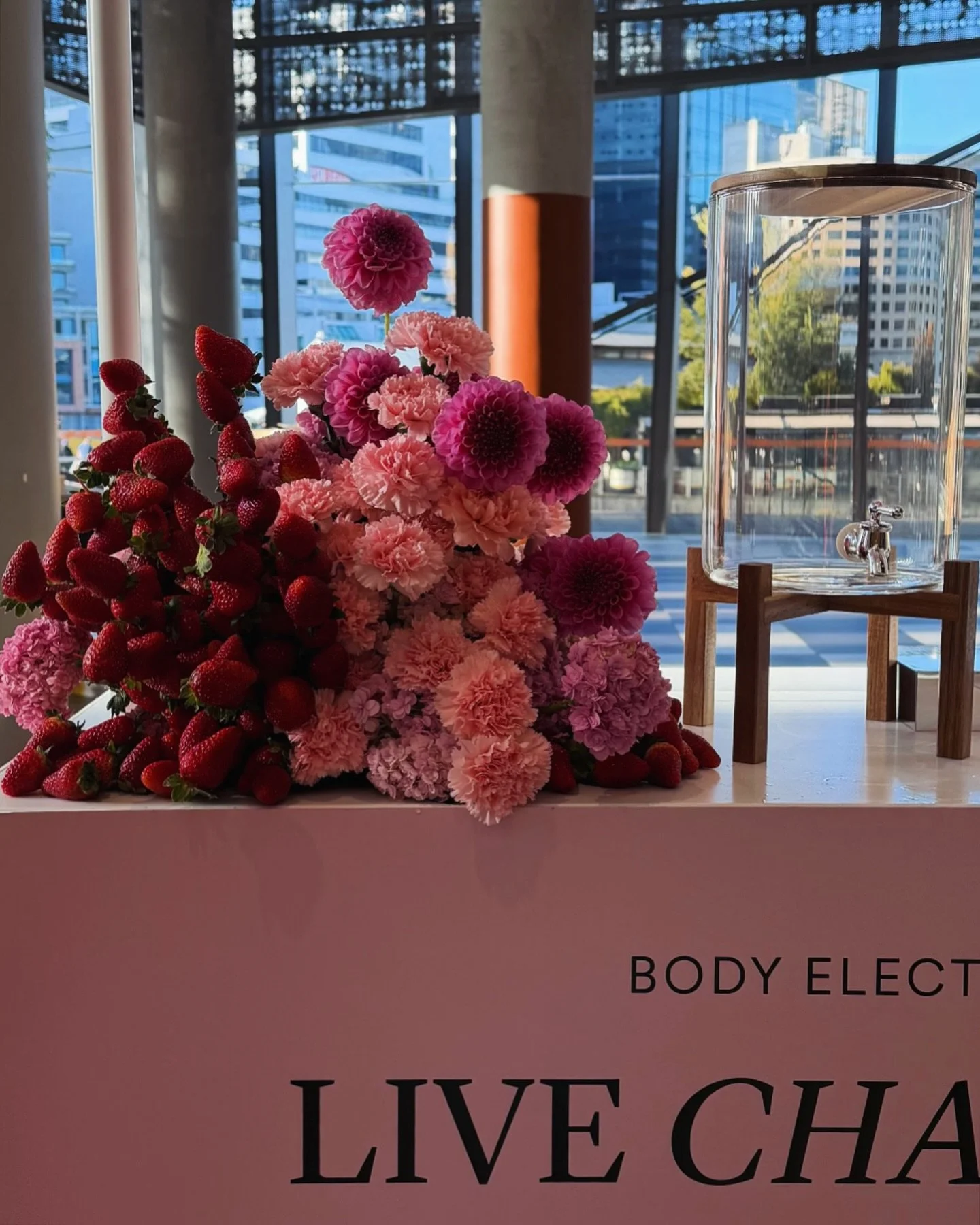 For @thebeautychef // @pamelaanderson

A strawberry influence for this setup.
We live eventing, what a life brand Pam!

#pammyforever #loveher #eventsmelbourne #pammy #liferebrand