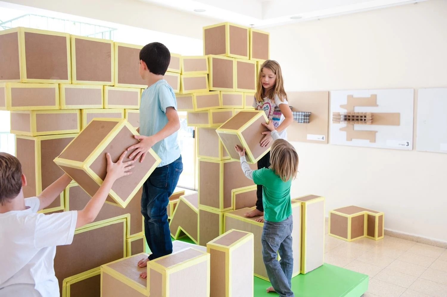 cardboardspace04.jpg