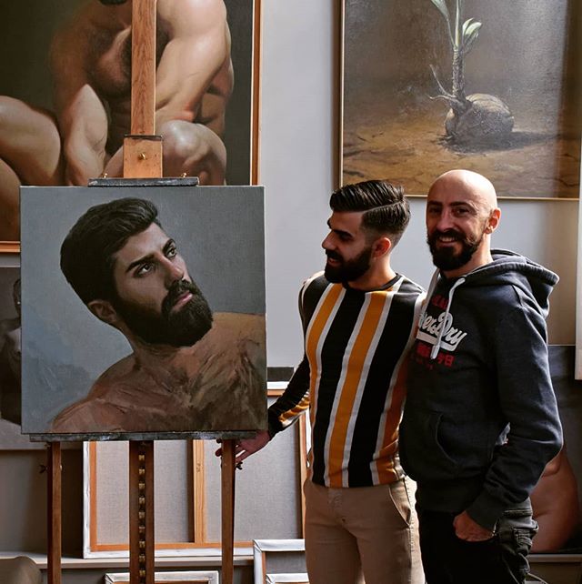 Portrait Model &amp; Painter #livemodelpainting #portraitpainting #portraitcommission #maleart #gayartwork #contemporaryart #realisticdrawing #oilpaintingtechniques