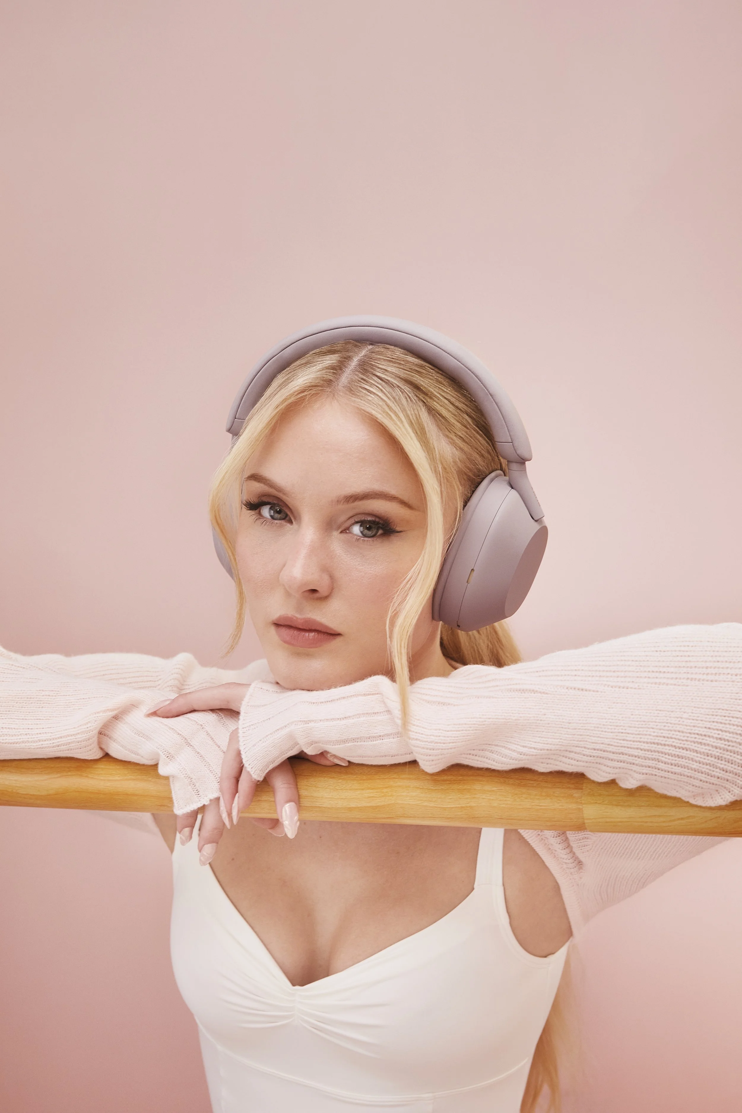 SONY - PINK5716 2.jpg