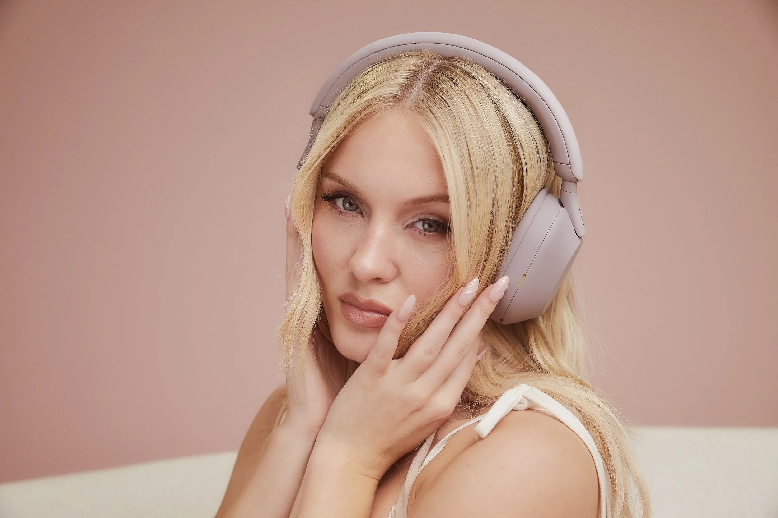 SONY - PINK6242 3.jpg