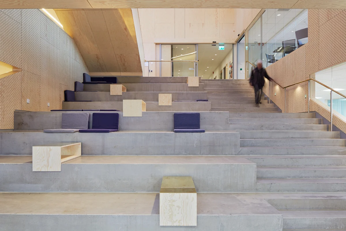Landvetter Kulturhus utanför Göteborg arkitektur bild 3 interiör.jpg
