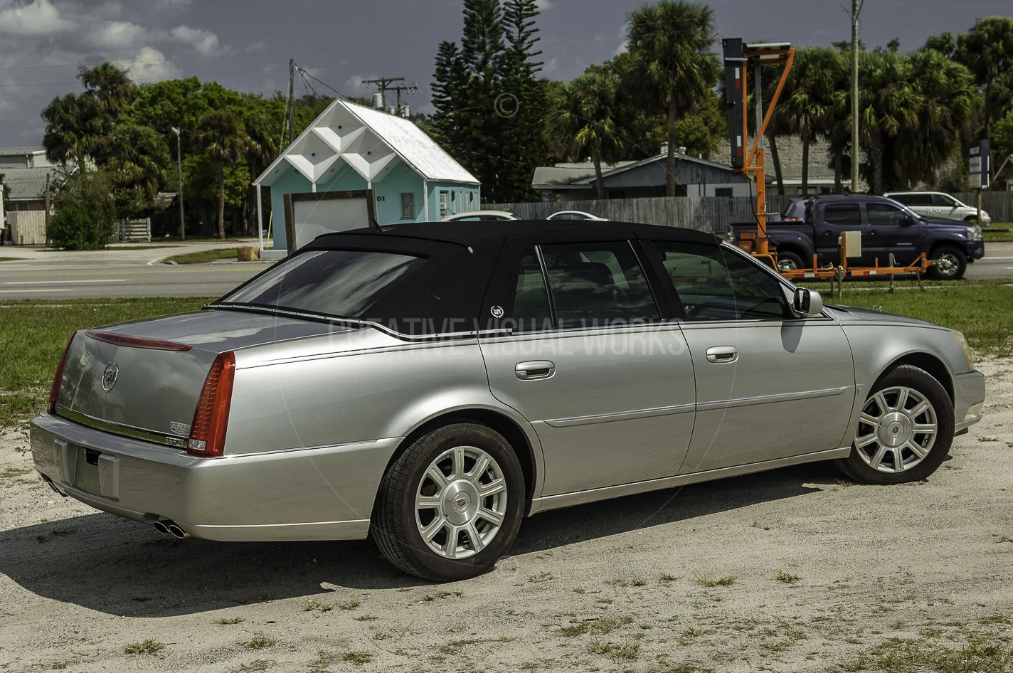 Cadillac DTS - CVW-4.jpg