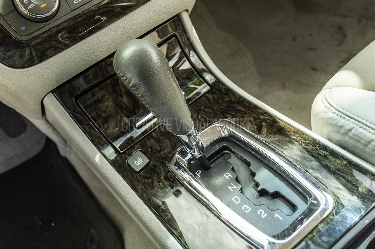 Cadillac DTS - CVW-9.jpg