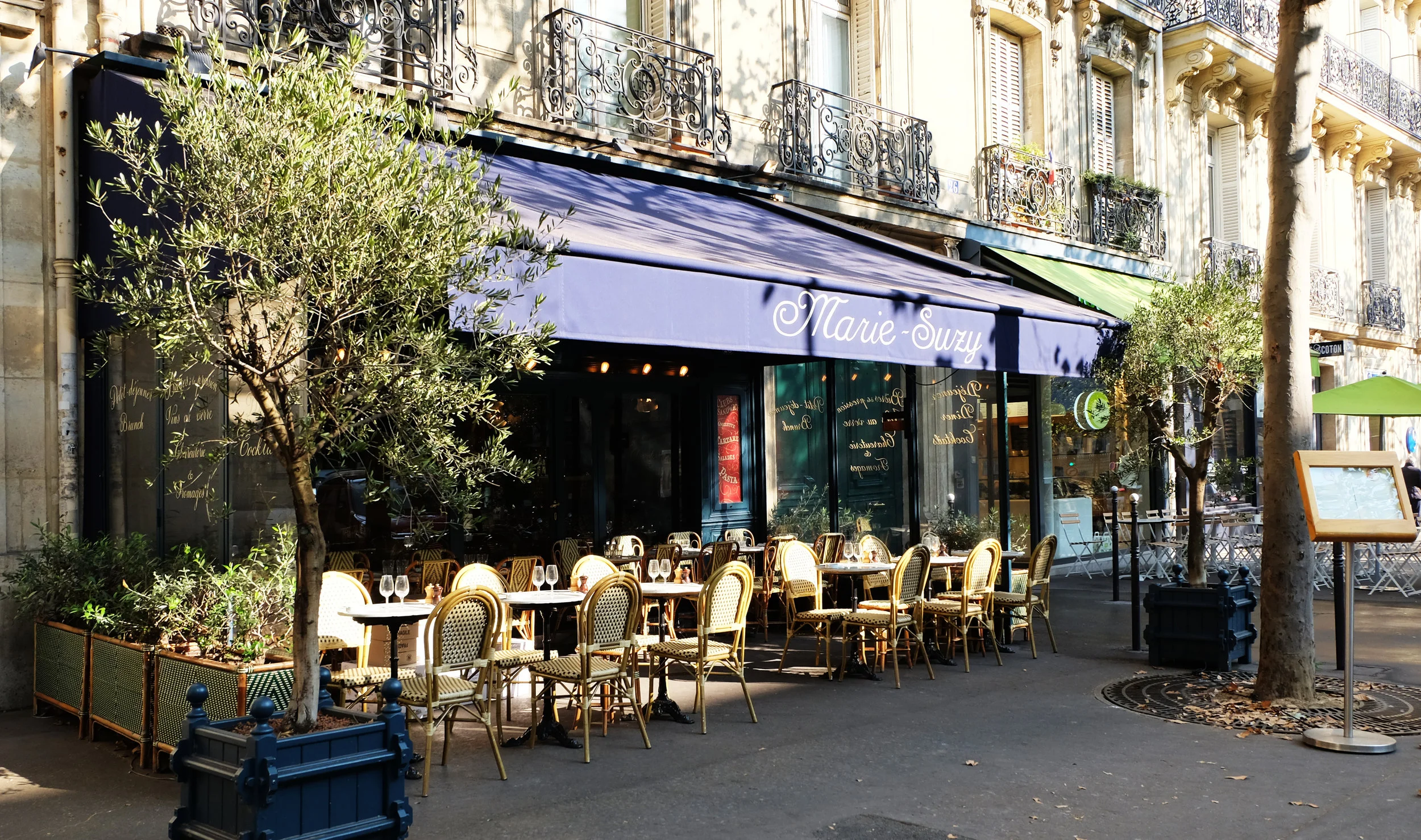Marie Suzy, Paris