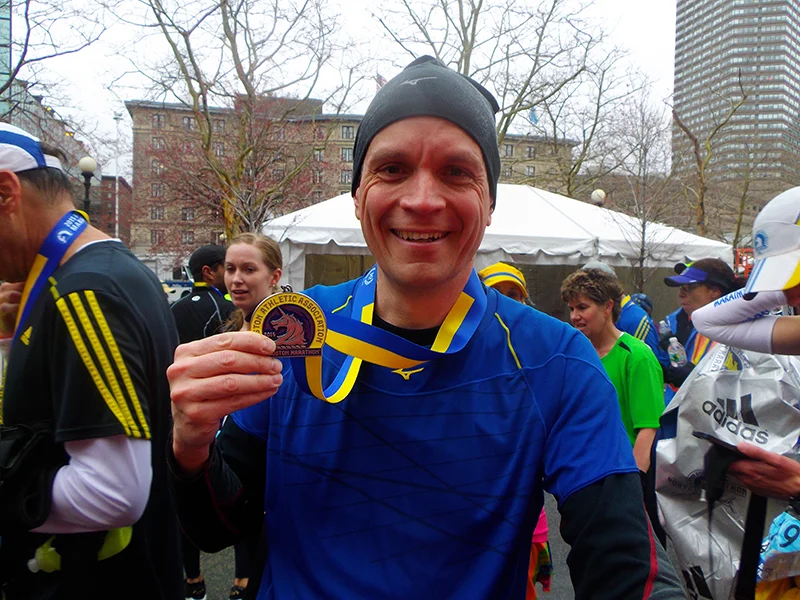 MarkSutcliffe completes 2015 Boston Marathon-800px.jpg
