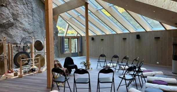 GONG COURSE 
7th - 8th May 2026 
in the Blue Mountain Hall, Oldedalen. 

&bull; Learn how to play gong &amp; crystal instruments with Bj&oslash;rn L&oslash;ken @picaflorlifeenergy 🌹&bull;

Do not miss this chance to learn from a professional sound t