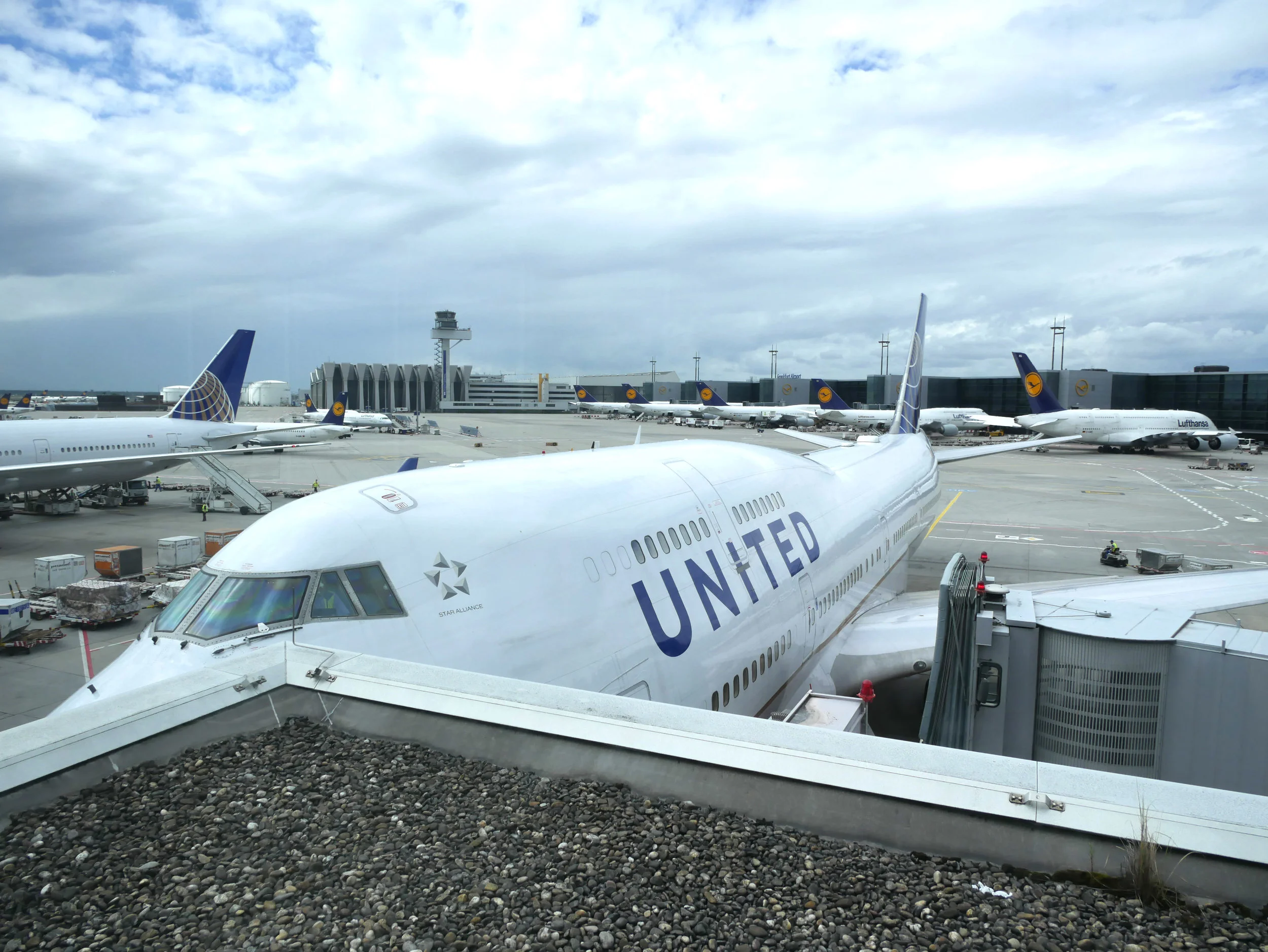 VLC-FRA-SFO: Last trip on 747 upper deck!