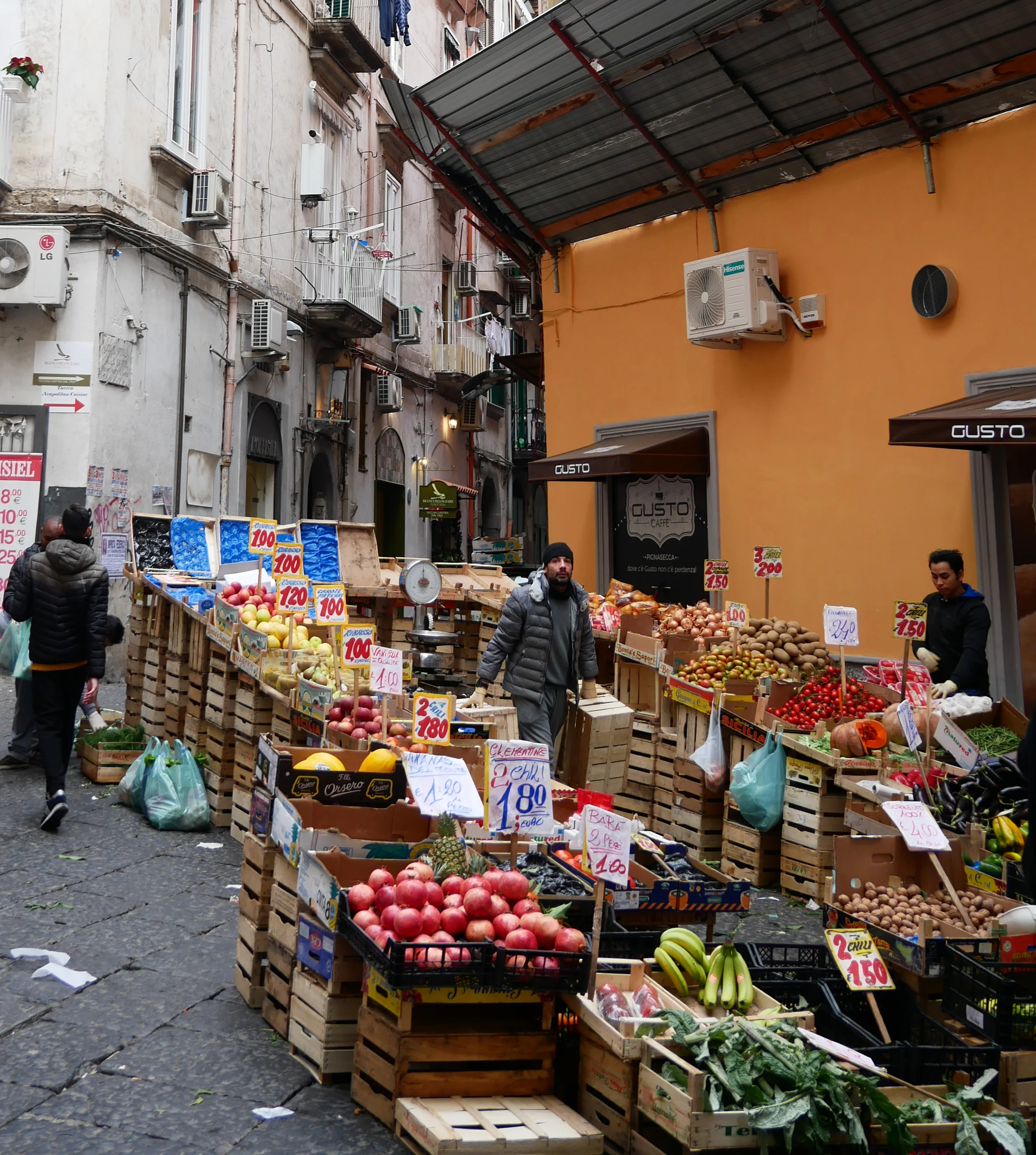 Naples produce seller.jpg