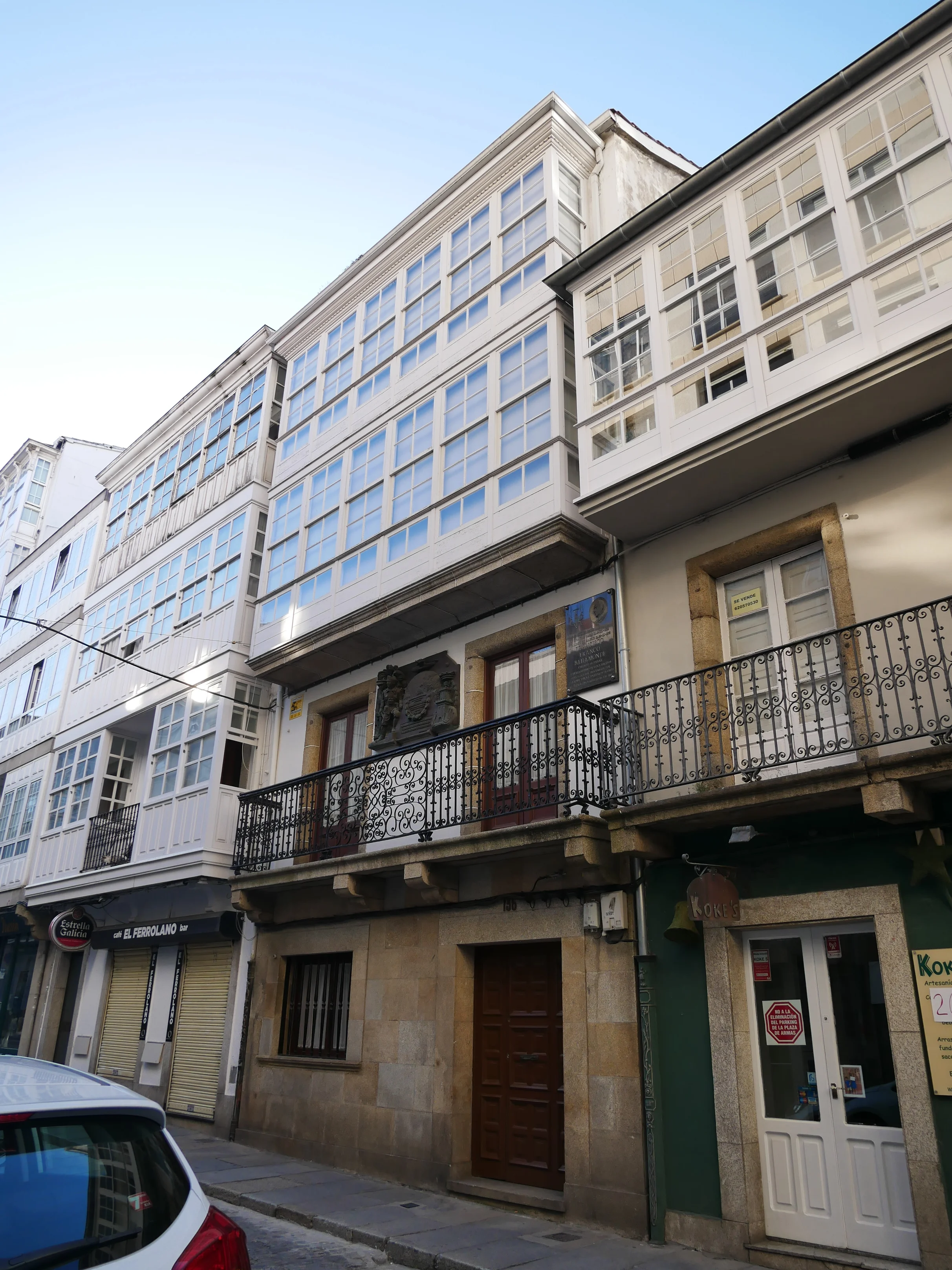 The building in the middle is Franco’s birth home.