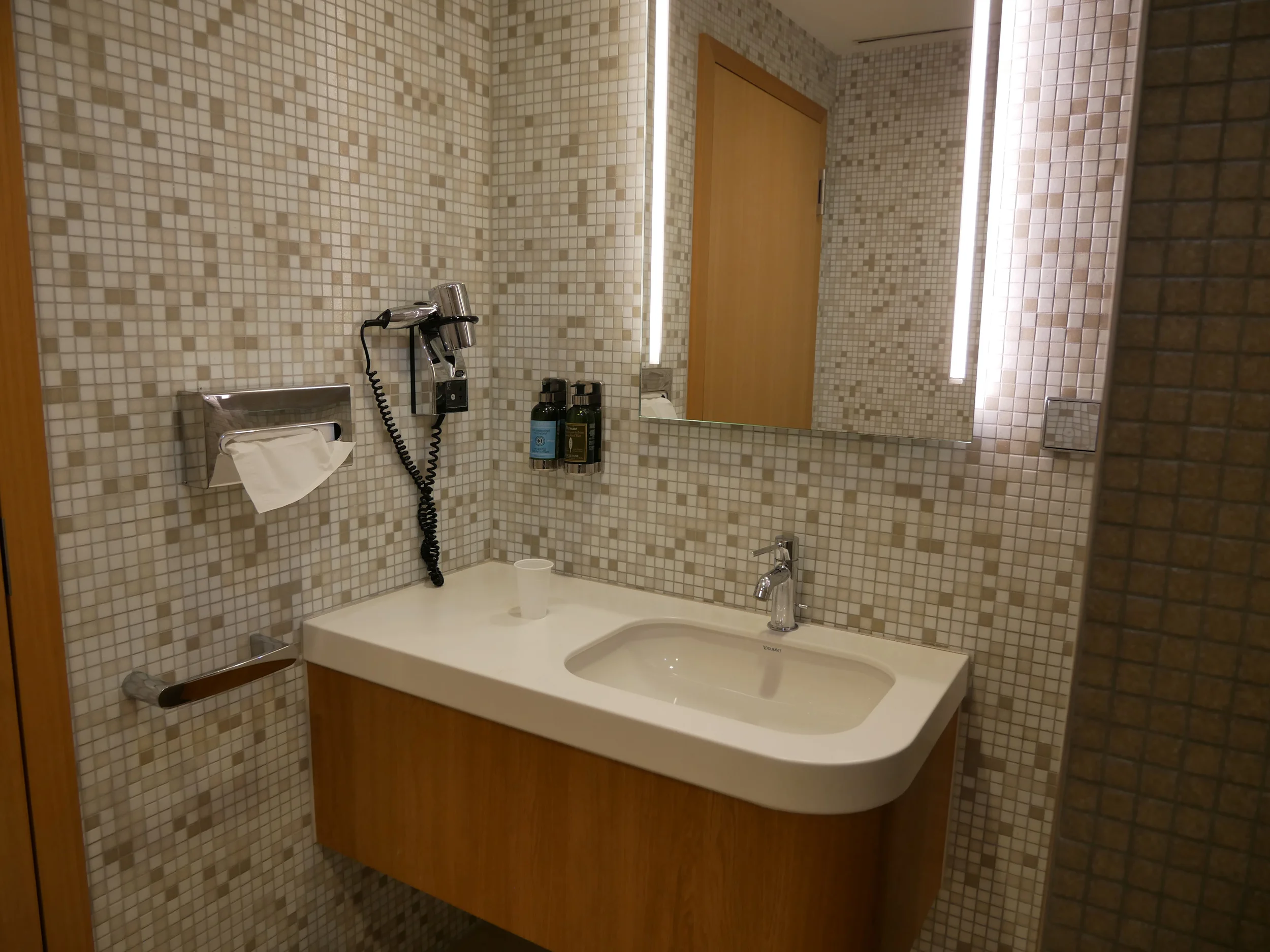 LH Senator Lounge sink.jpg