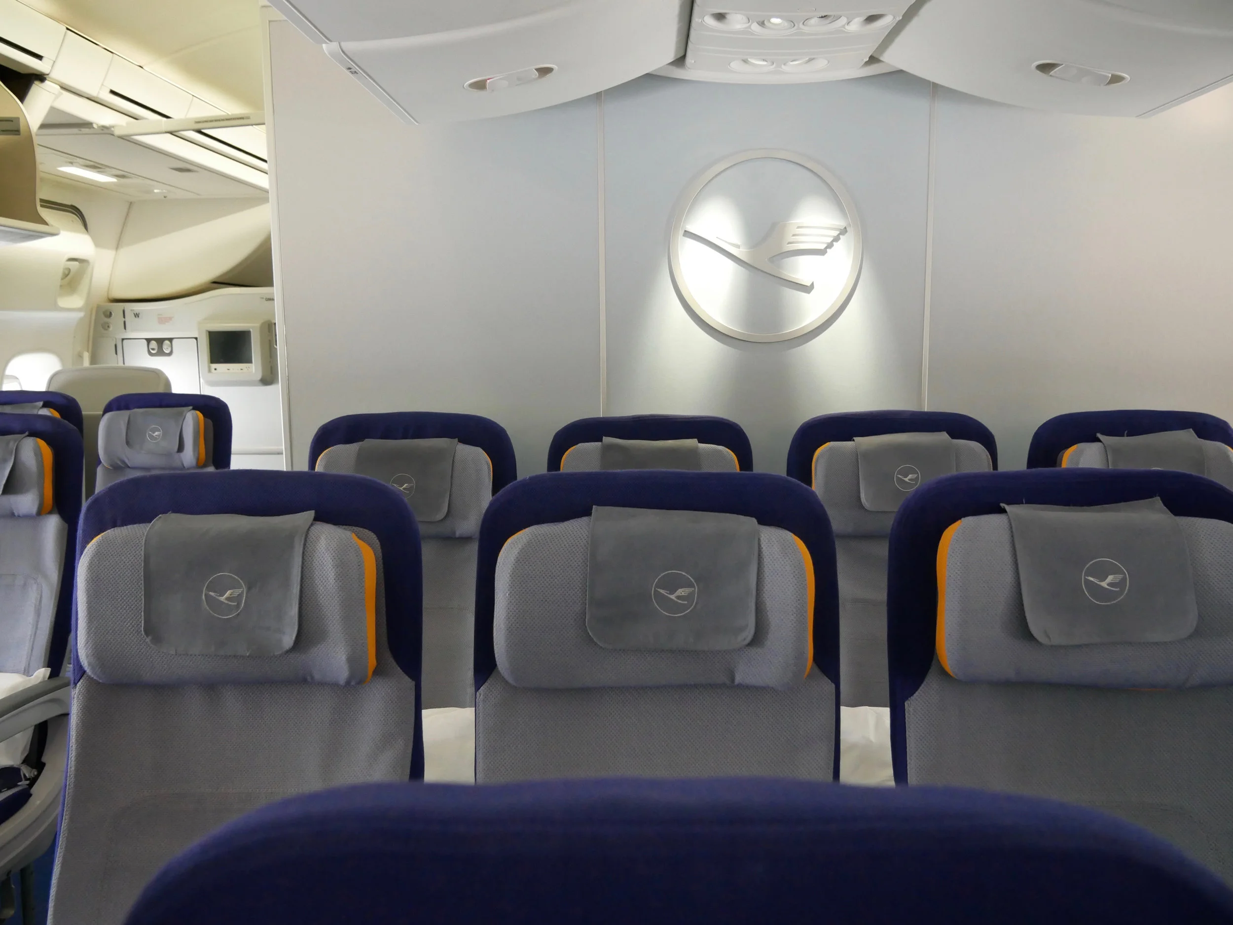 Trip Report Lufthansa Economy Class Pvg Fra Boeing 747 8 Pickle Deli Square