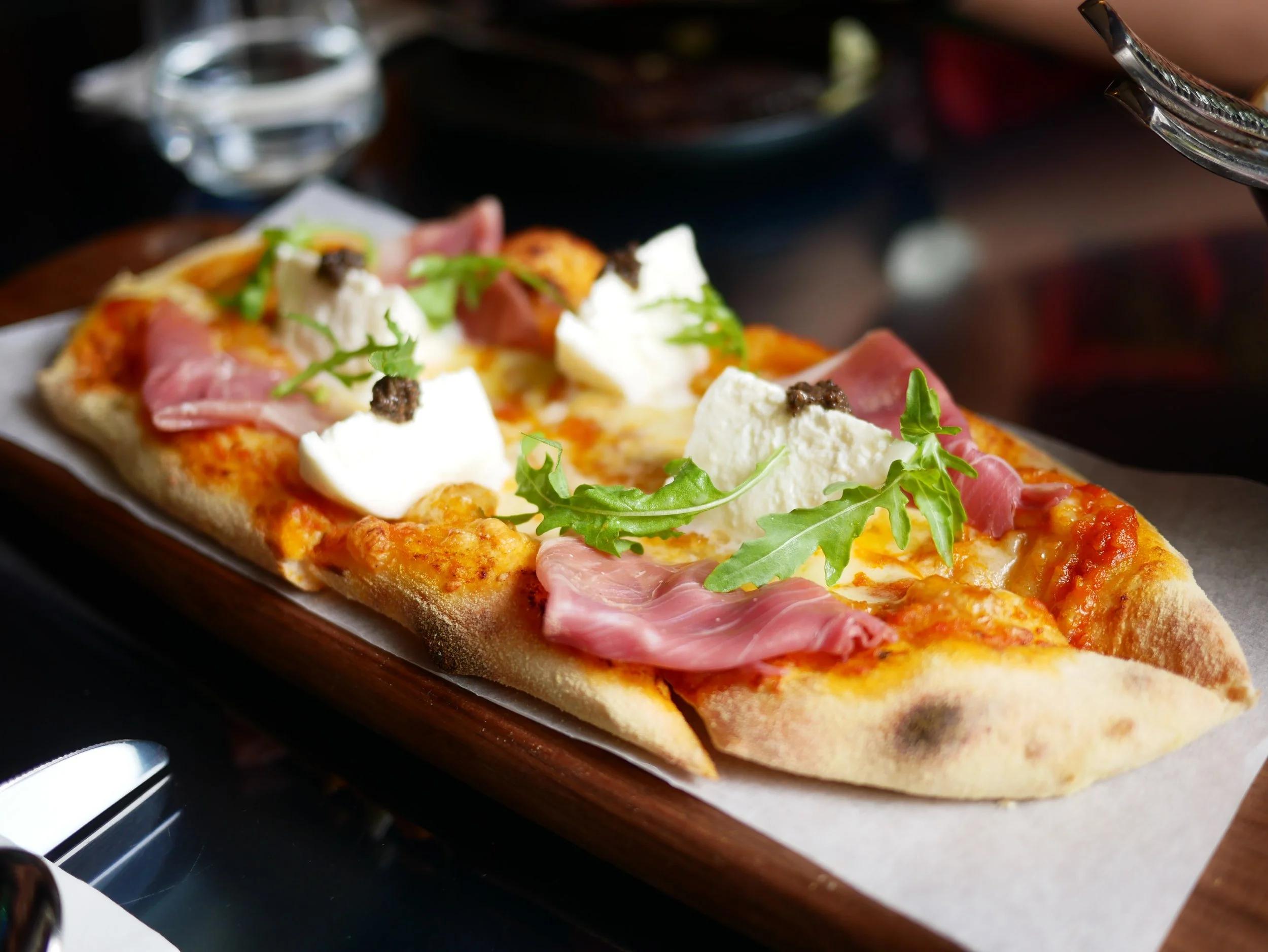 Yum China's Premium Experiment: Les Élites by Pizza Hut Shanghai