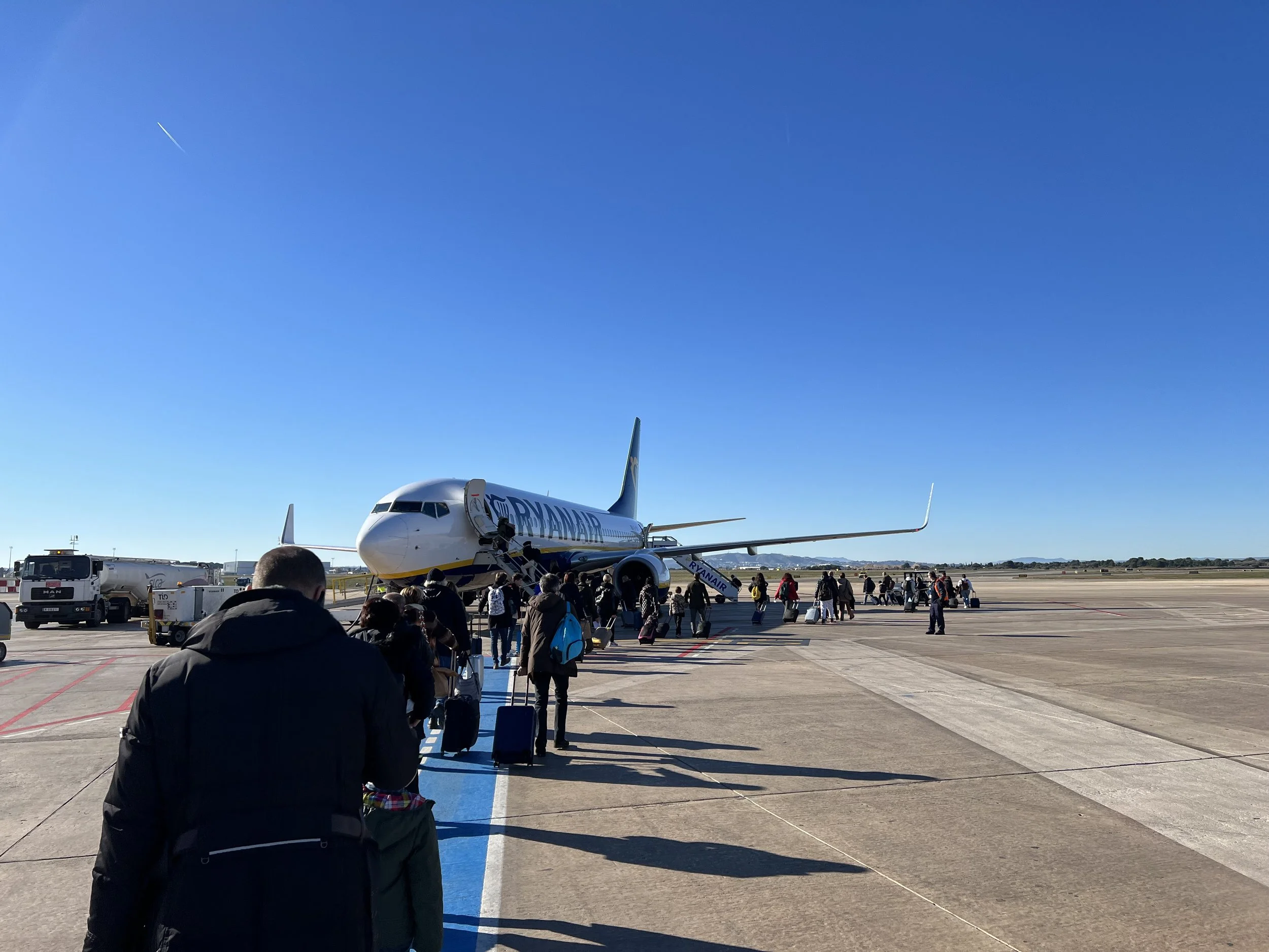 Trip Report: Valencia Sala VIP Joan Olivert Lounge, Ryanair VLC-BRI, Train from BRI to Bari City