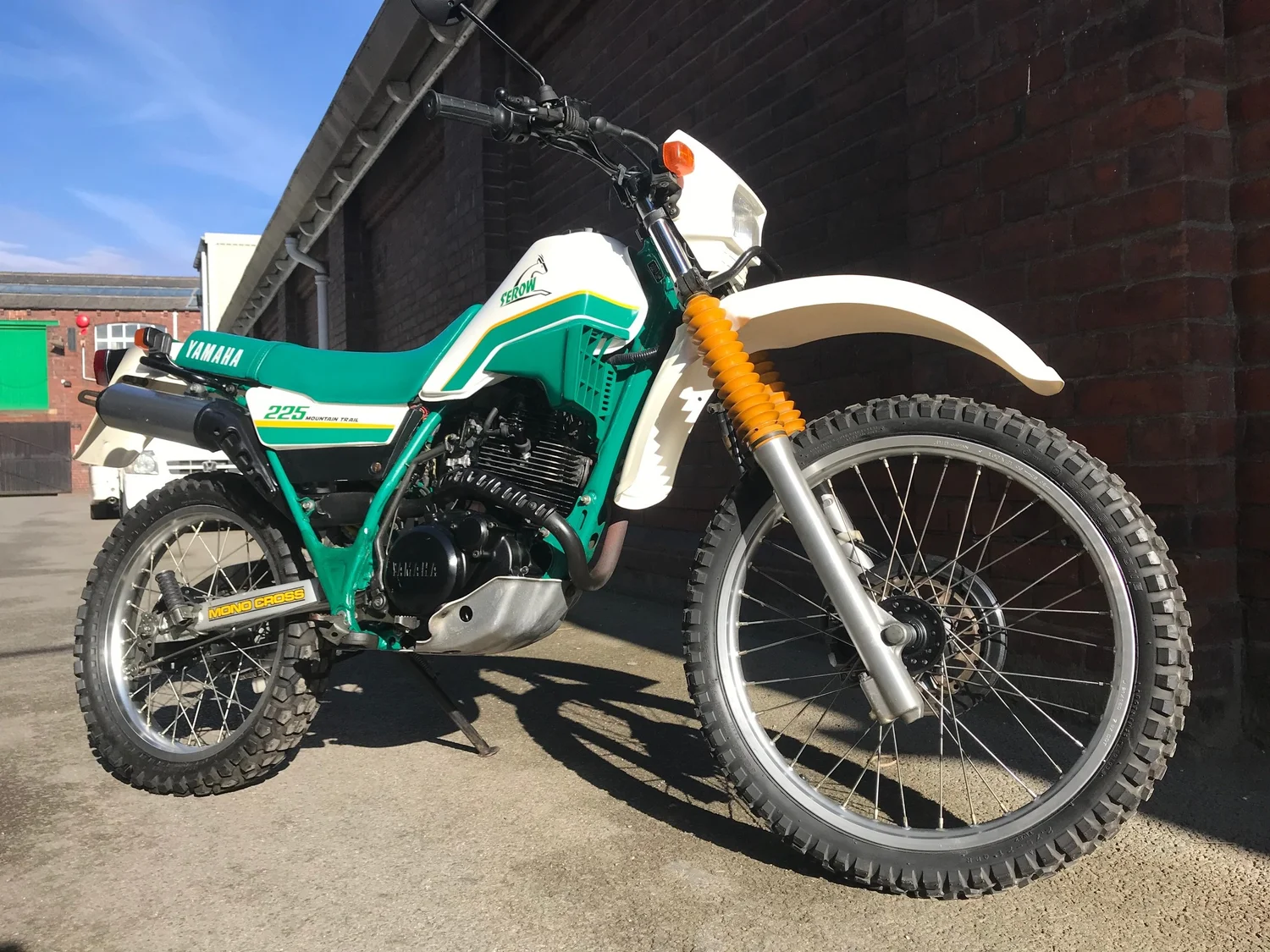 Yamaha MONO CROSS サスペンション セロー 真似る 225