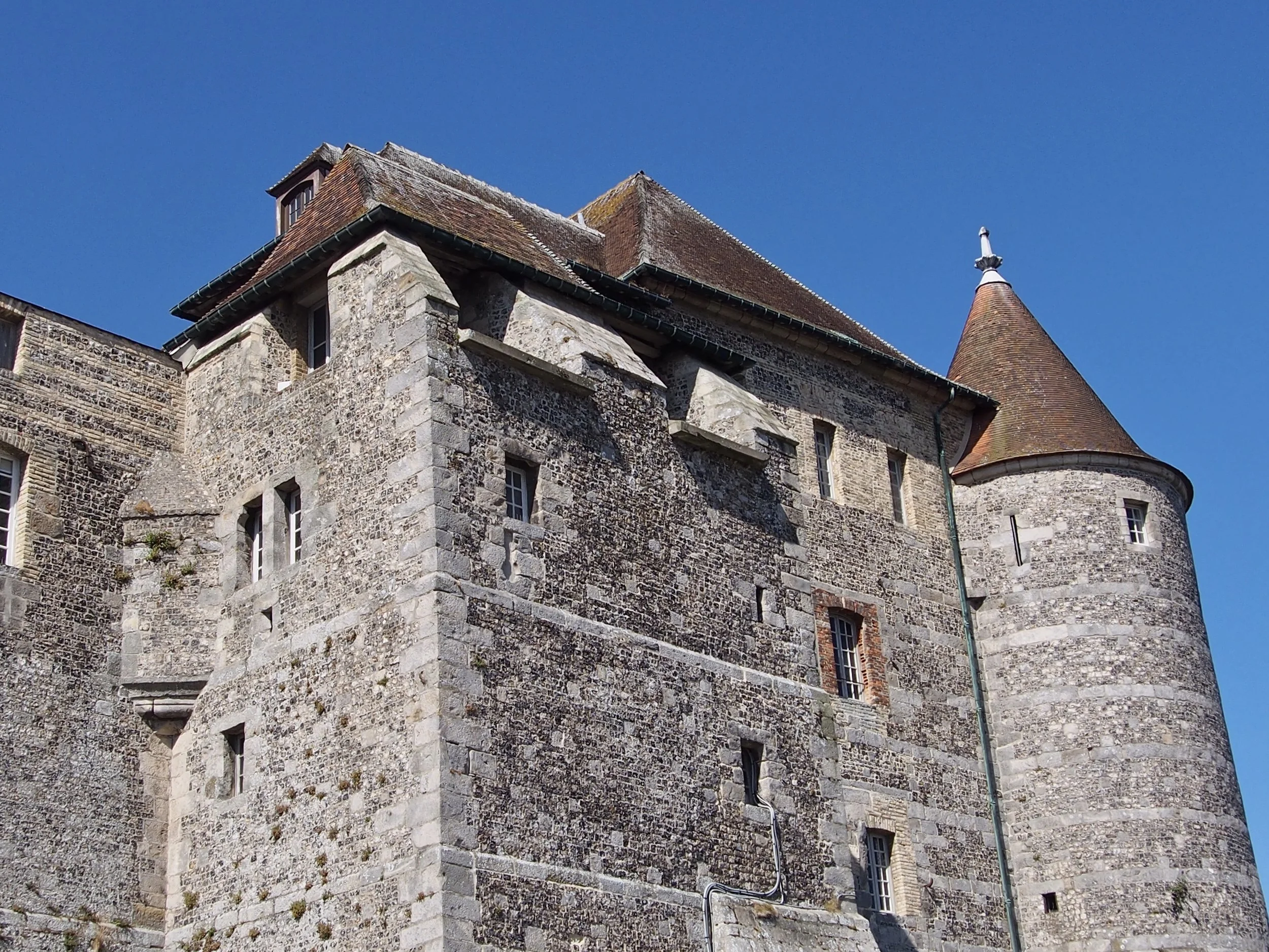 Dieppe i Frankrike. Langs den franske kysten var det slott og borger i hver eneste by.