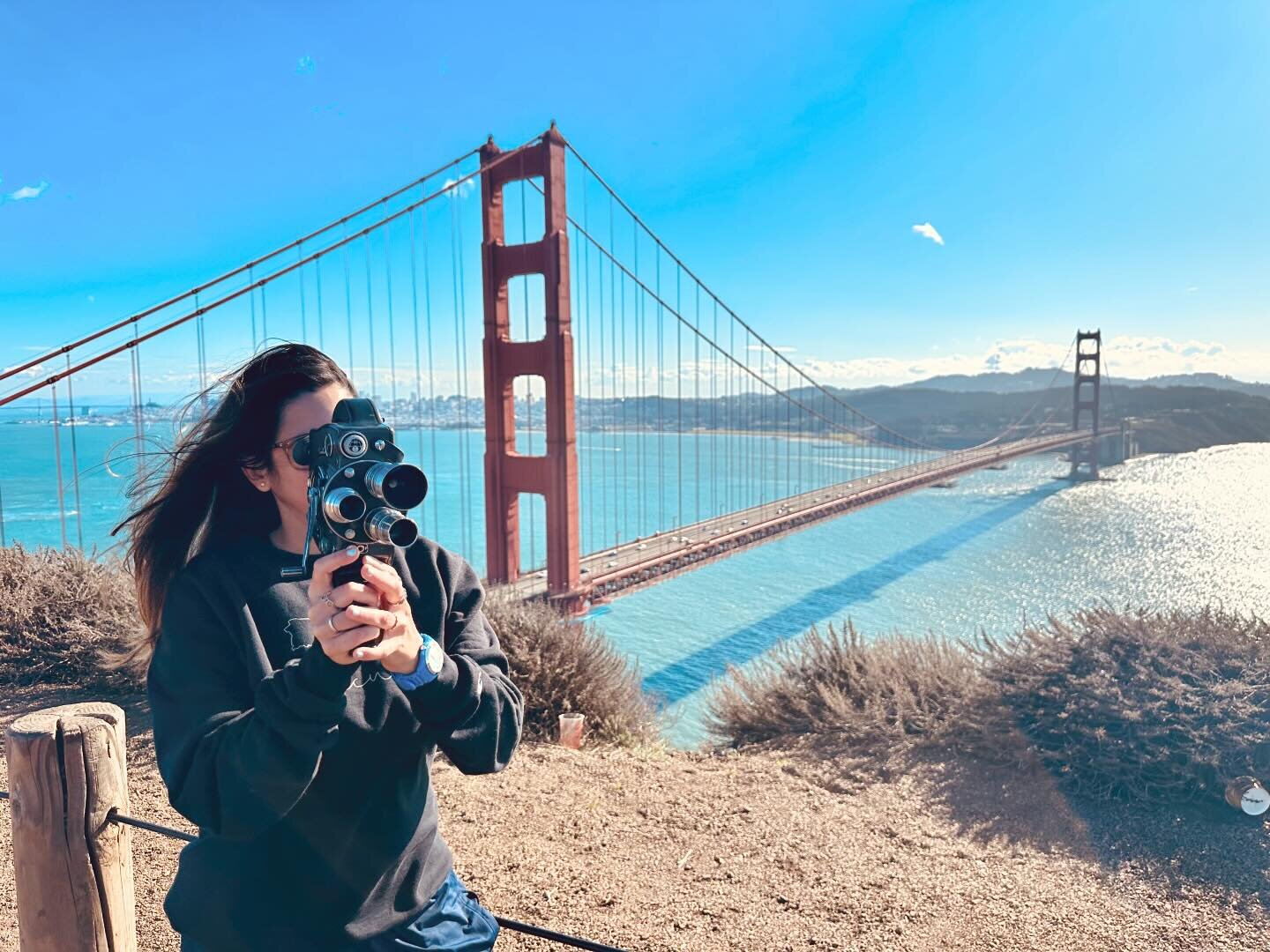 Golden Gate Bridge 🧡
Photo 1 - shot on iphone 14
Photo 2 &amp; 3 - shot on kodak Pro Image 100
#goldengate #sanfrancisco #camerawoman #alwaysatourist #filmlife #travel #california #kodak #boricuaDP #cinematography #cinematographer