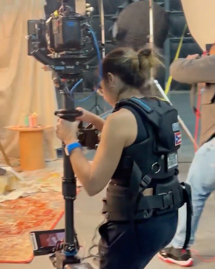 Always representing 🇵🇷

Promo for Netflix movie Mea Culpa.
B camera/steadicam 🙋🏻&zwj;♀️

fun to work with boricua director @loveley and the rest of the team 💪

#camerawoman #steadicamoperator #boricuaDP #puertorico #throwback #cinematography #pr