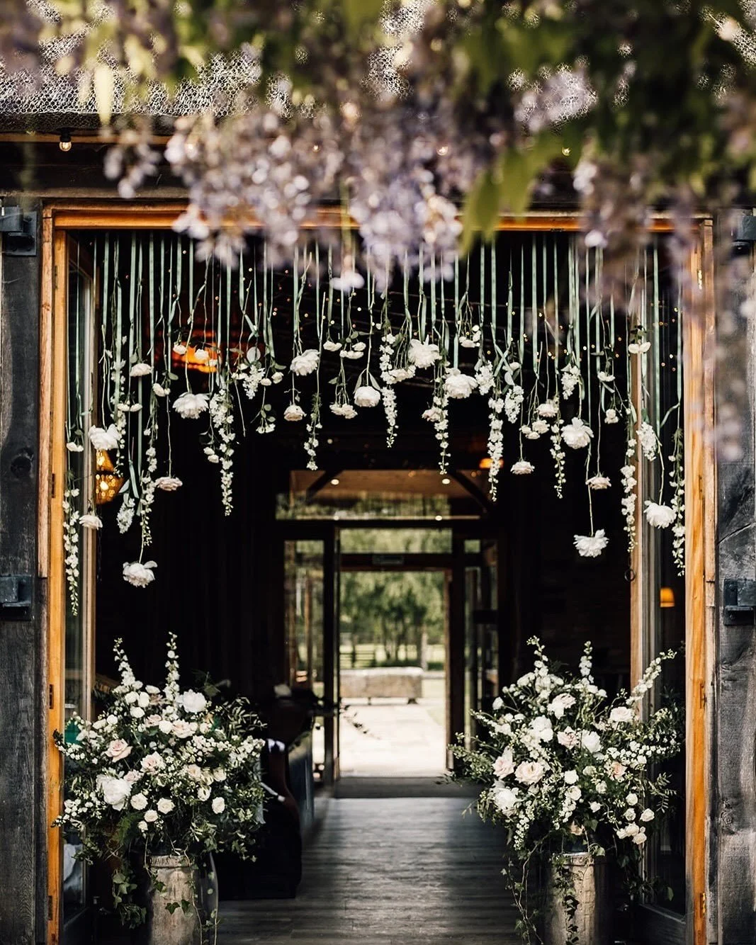 Hanging flowers at Tythe have been really popular over the past couple of years and we love working with each couple to make this look their own. Whether that is by using a neutral colour palette, bold colours, a double layer arch or simple foliage a